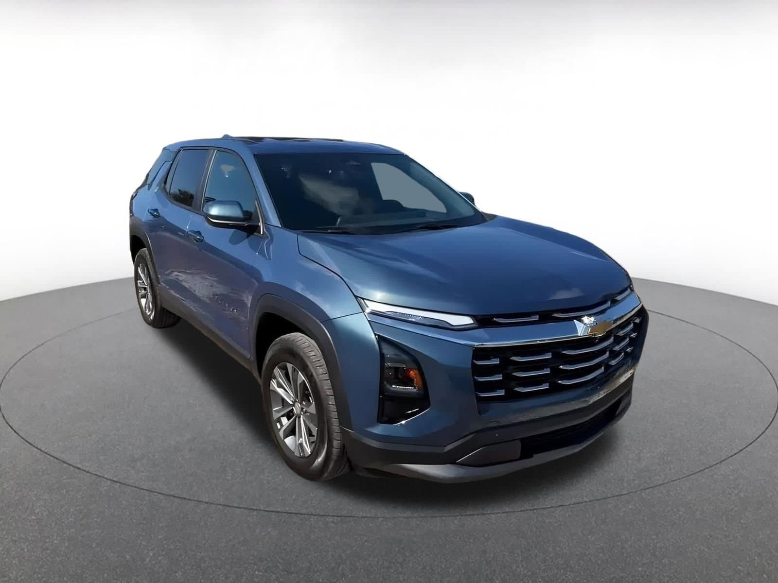 Thumbnail: 2025 Chevrolet Equinox - 3