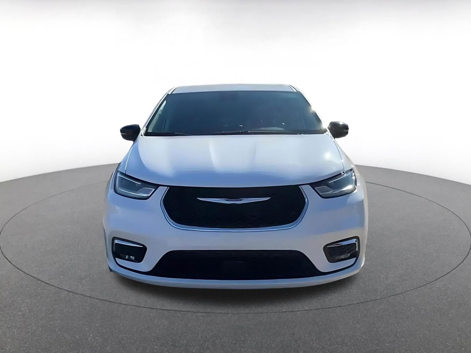 Thumbnail: 2024 Chrysler Pacifica - 4