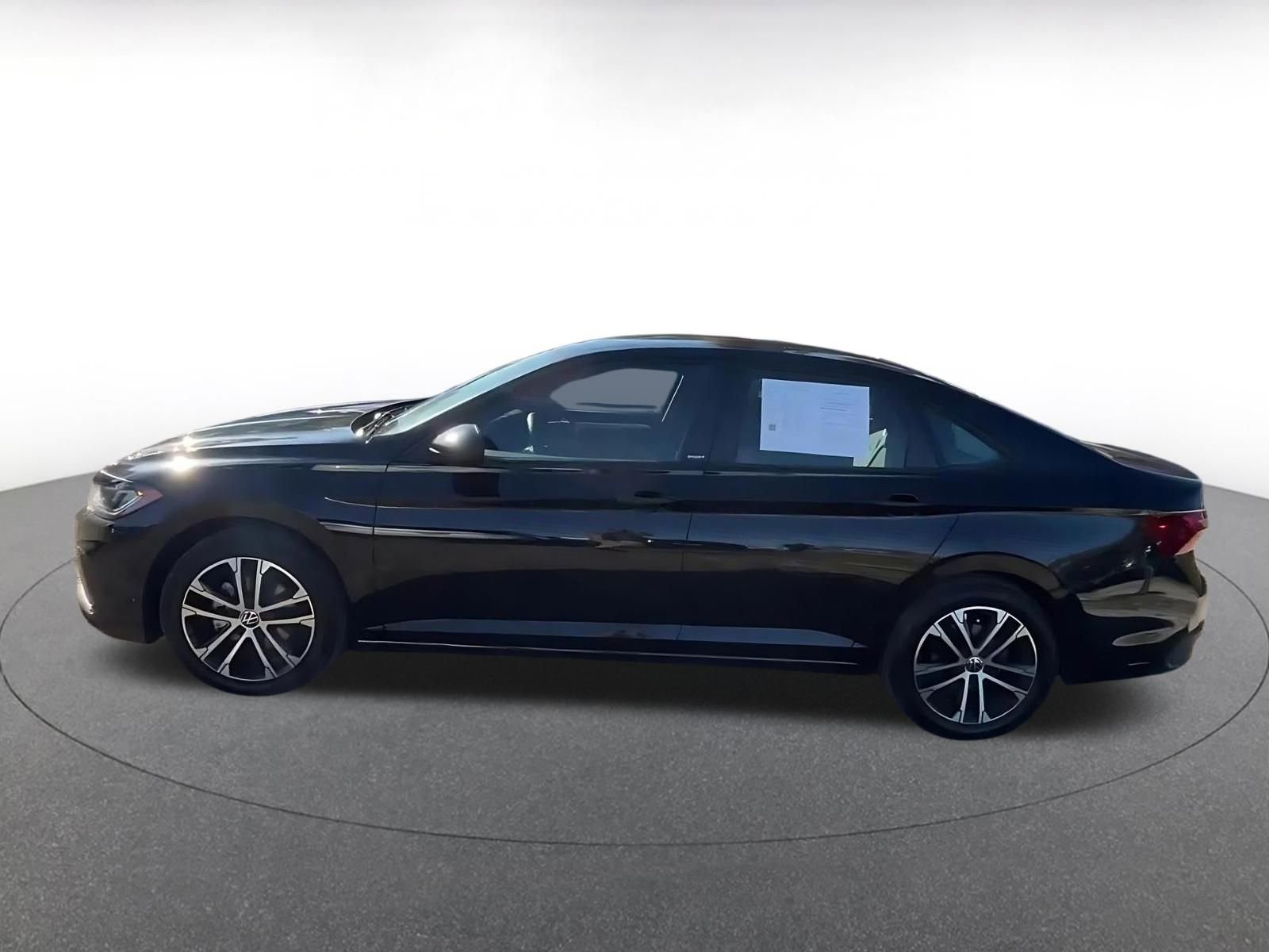 Thumbnail: 2025 Volkswagen Jetta - 9