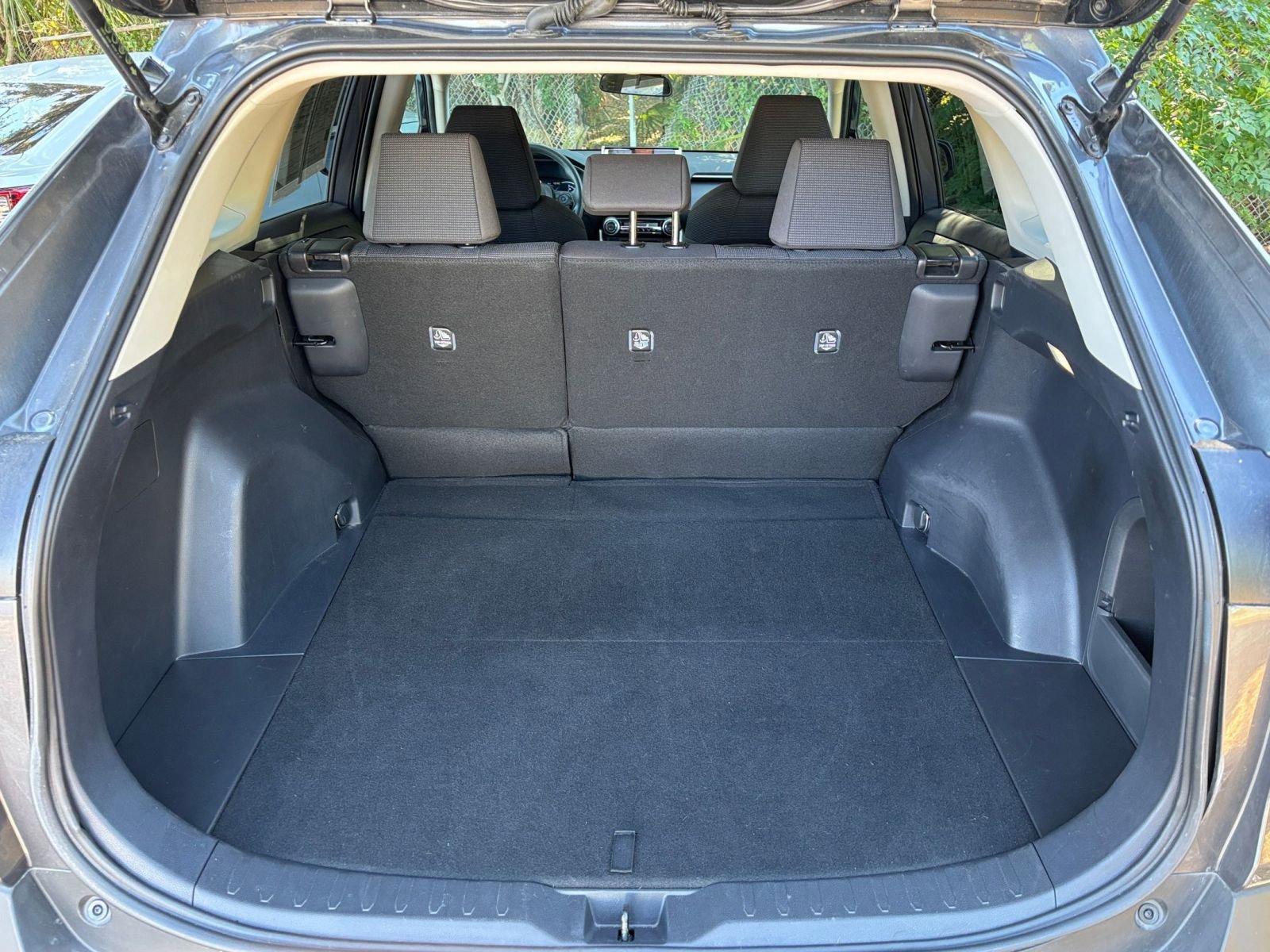 Thumbnail: 2025 Toyota RAV4 - 31