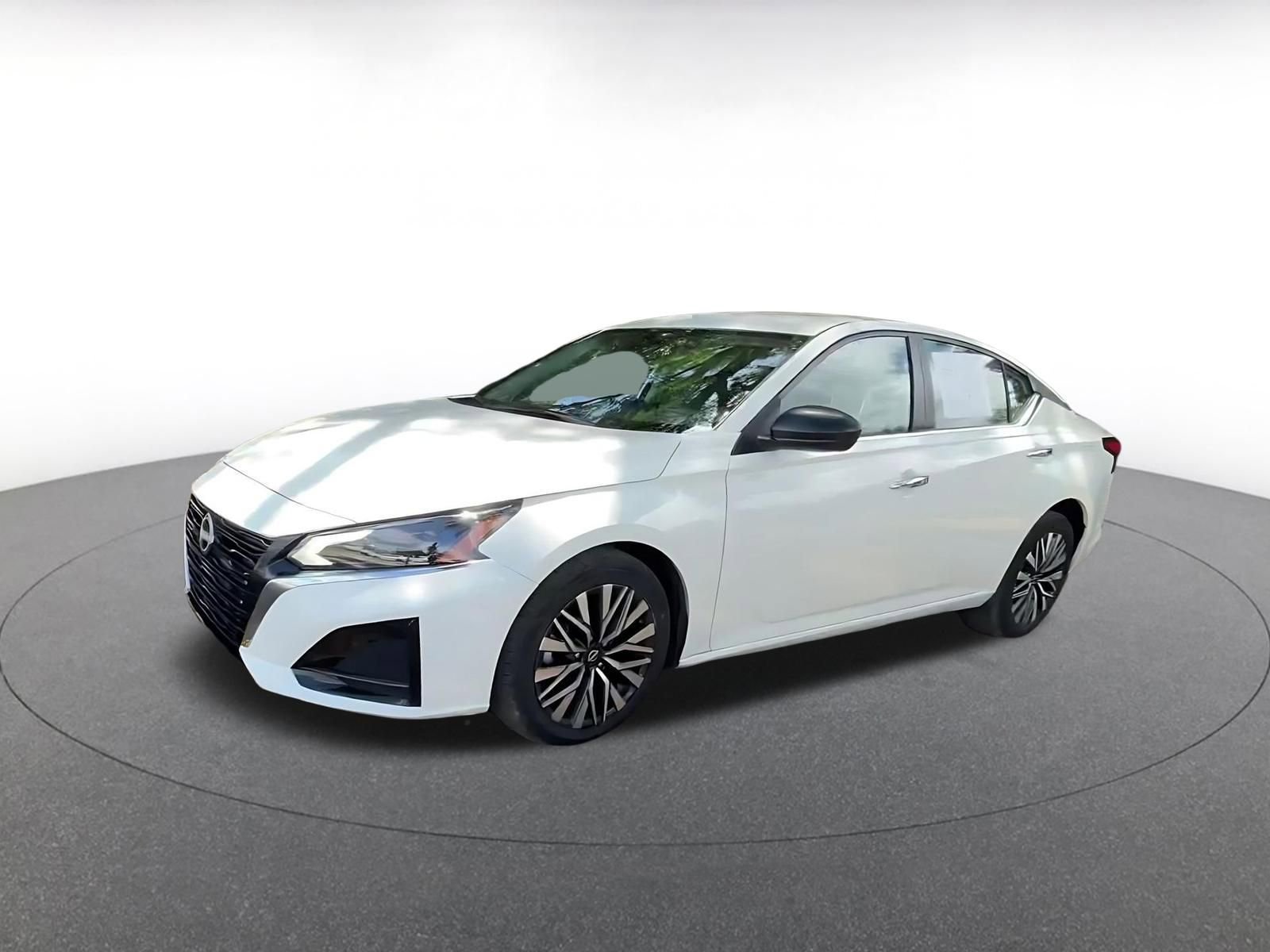 Thumbnail: 2025 Nissan Altima - 8