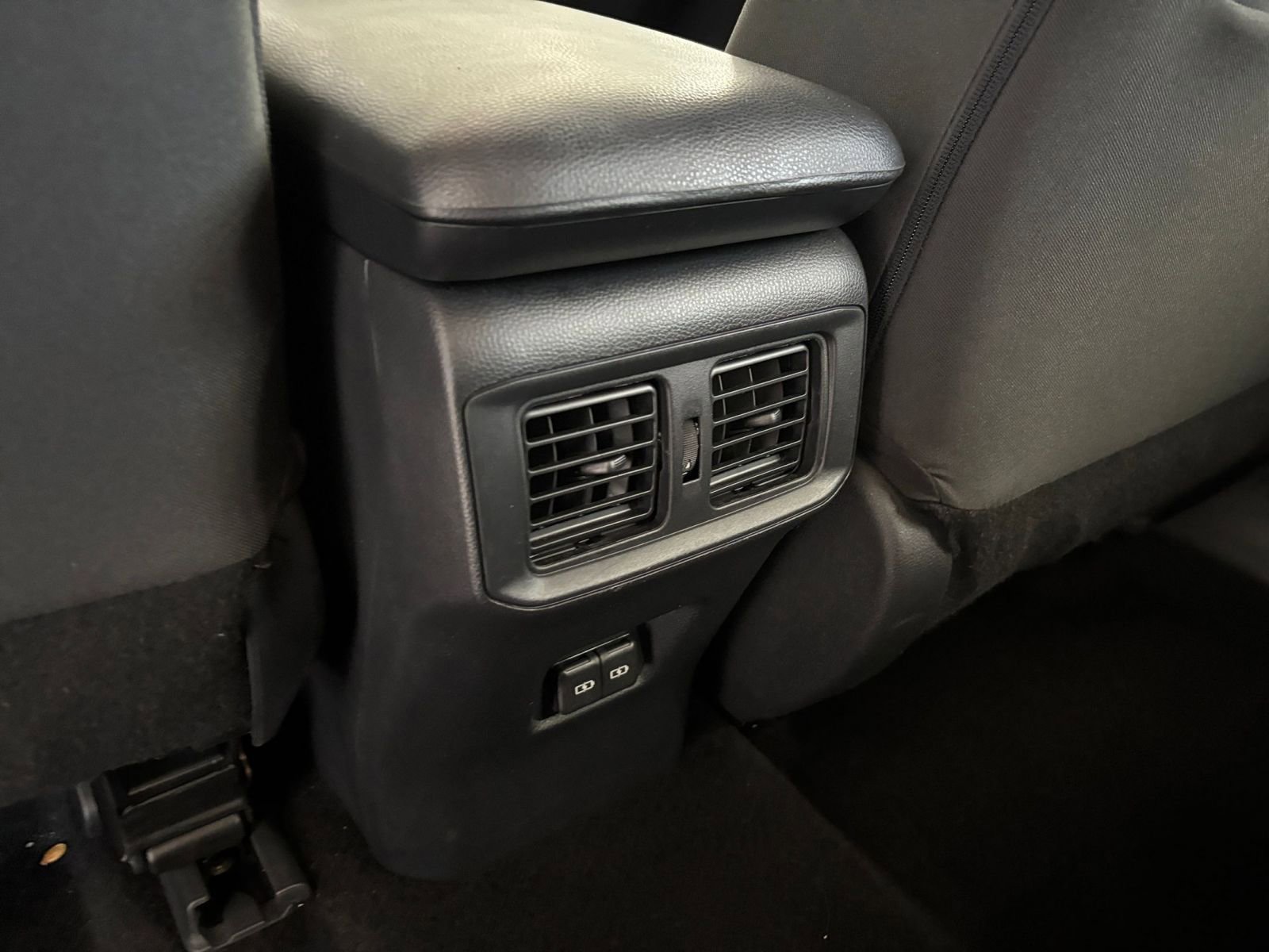 Thumbnail: 2025 Toyota RAV4 - 27