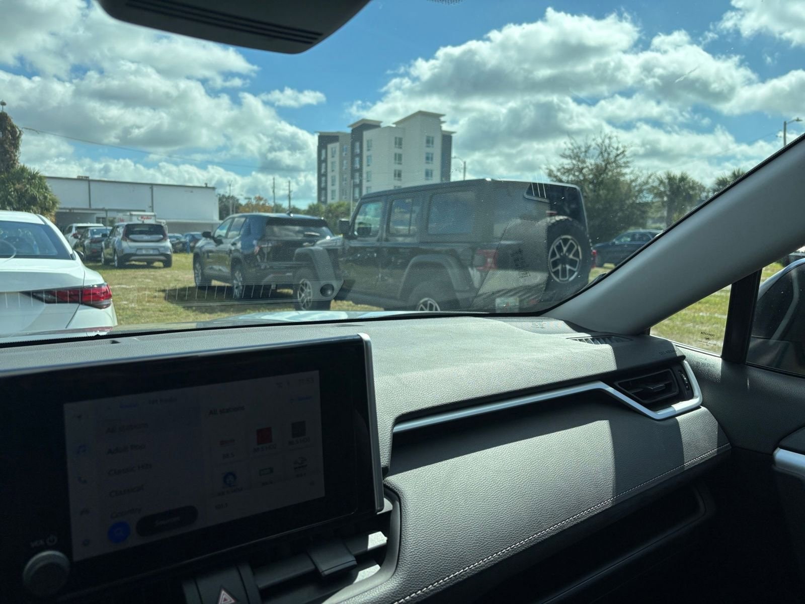 Thumbnail: 2025 Toyota RAV4 - 35