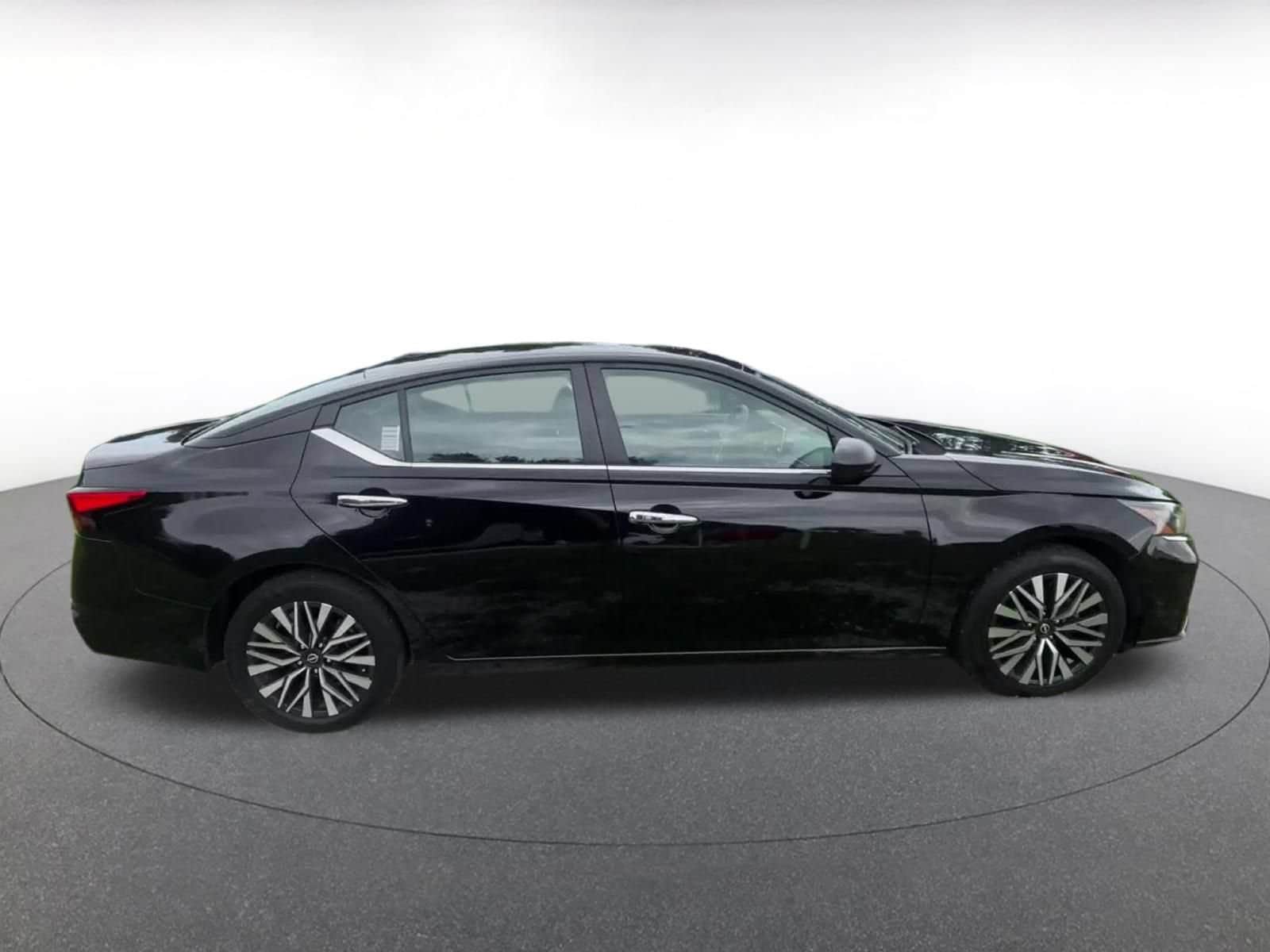 Thumbnail: 2025 Nissan Altima - 15
