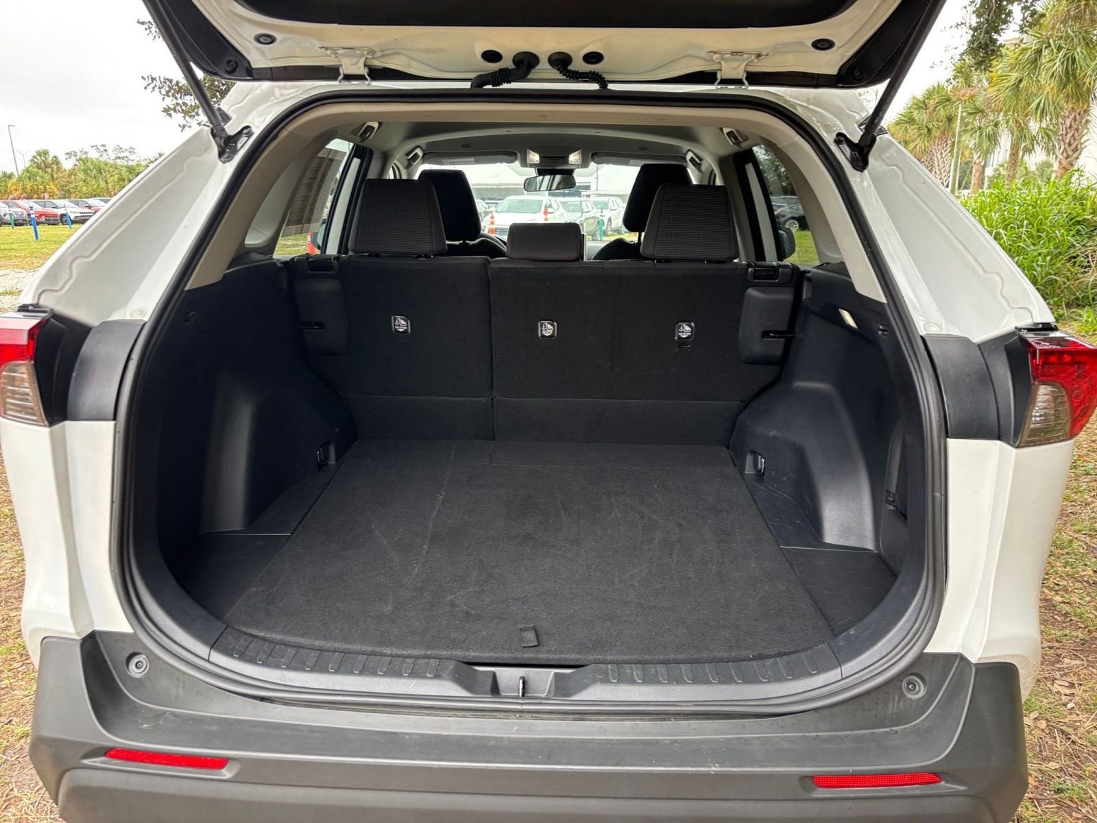 Thumbnail: 2025 Toyota RAV4 - 31