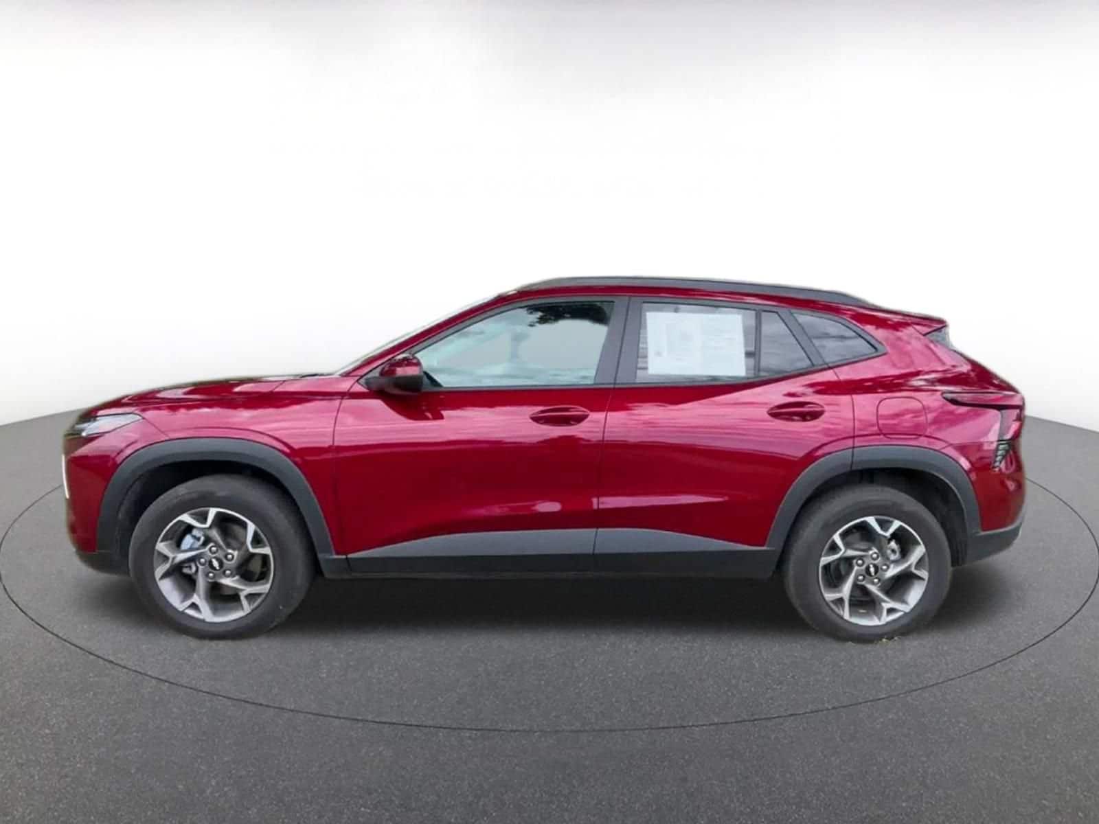 Thumbnail: 2025 Chevrolet Trax - 8