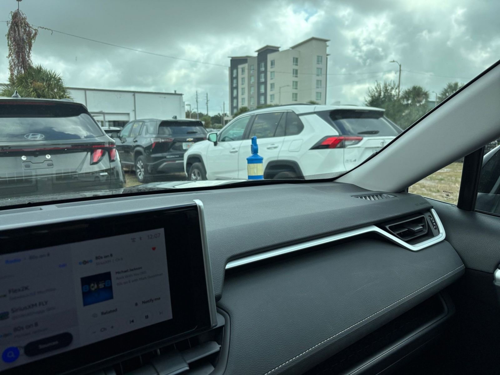 Thumbnail: 2025 Toyota RAV4 - 35