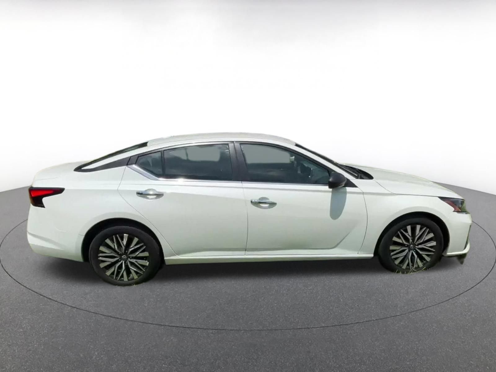 Thumbnail: 2025 Nissan Altima - 16