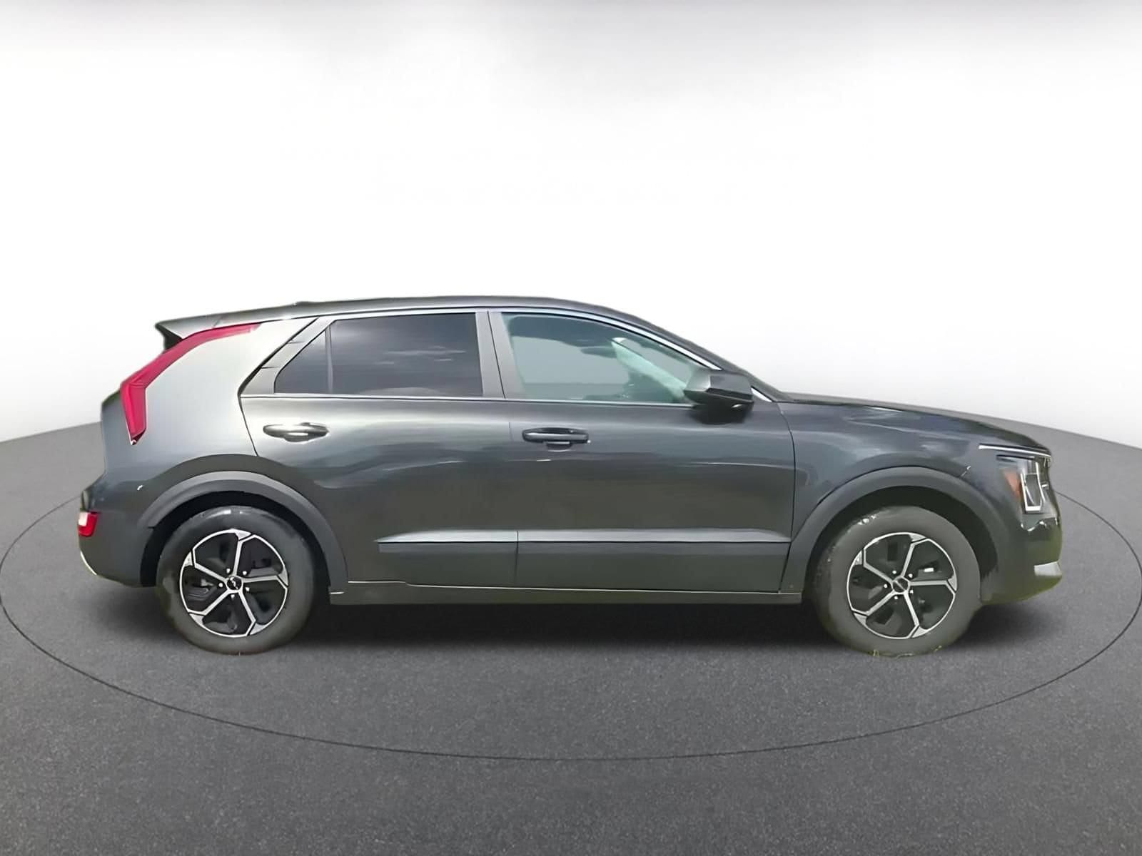 Thumbnail: 2026 Kia Niro - 15