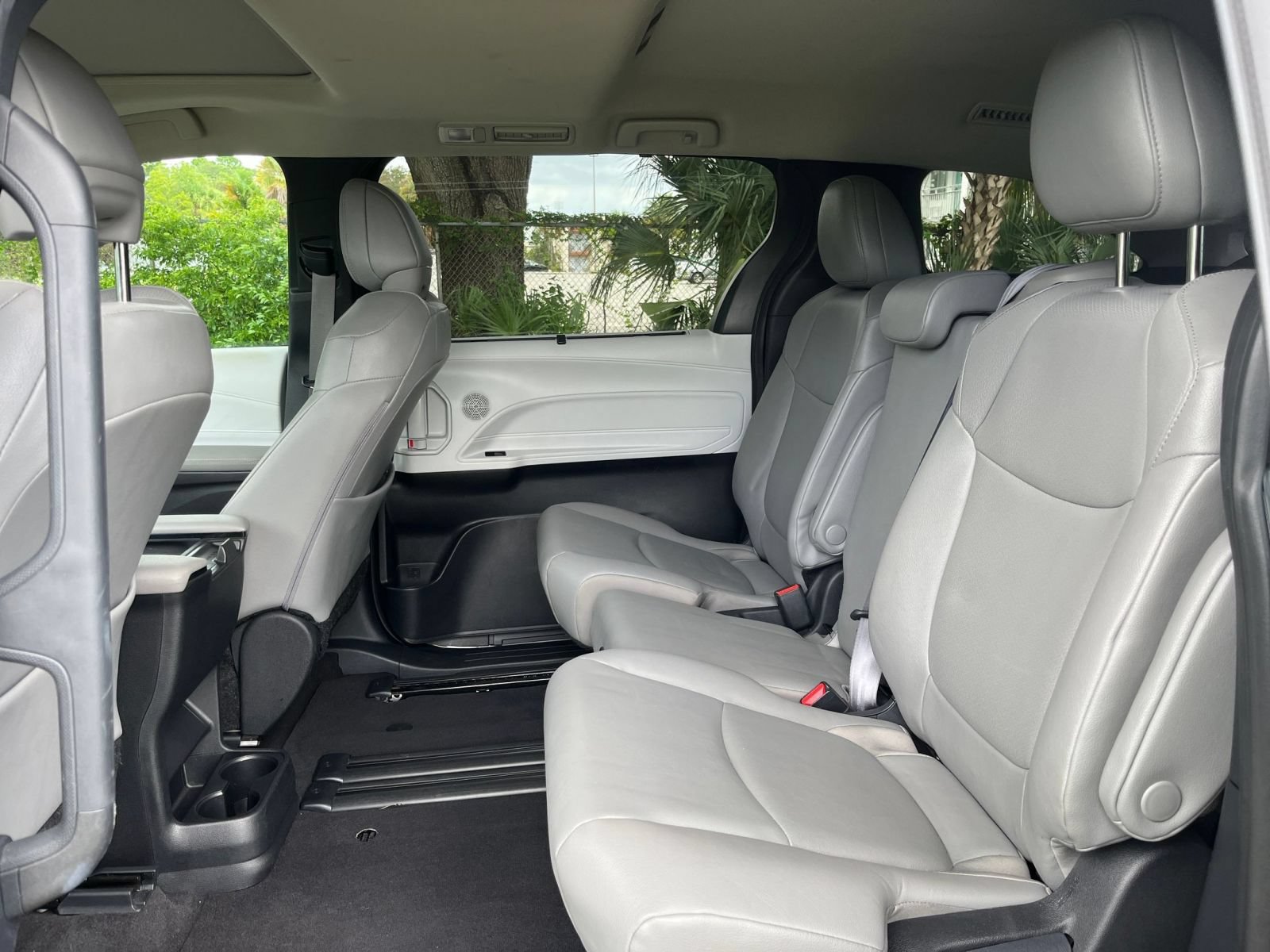 Thumbnail: 2025 Toyota Sienna - 21