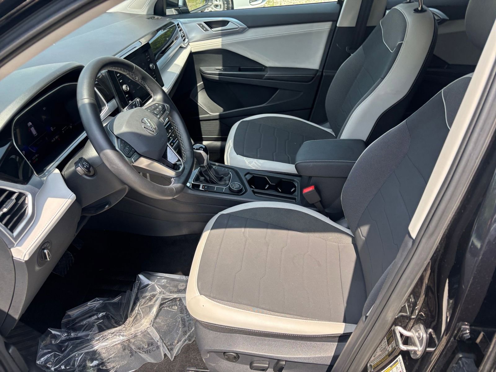 Thumbnail: 2025 Volkswagen Taos - 28