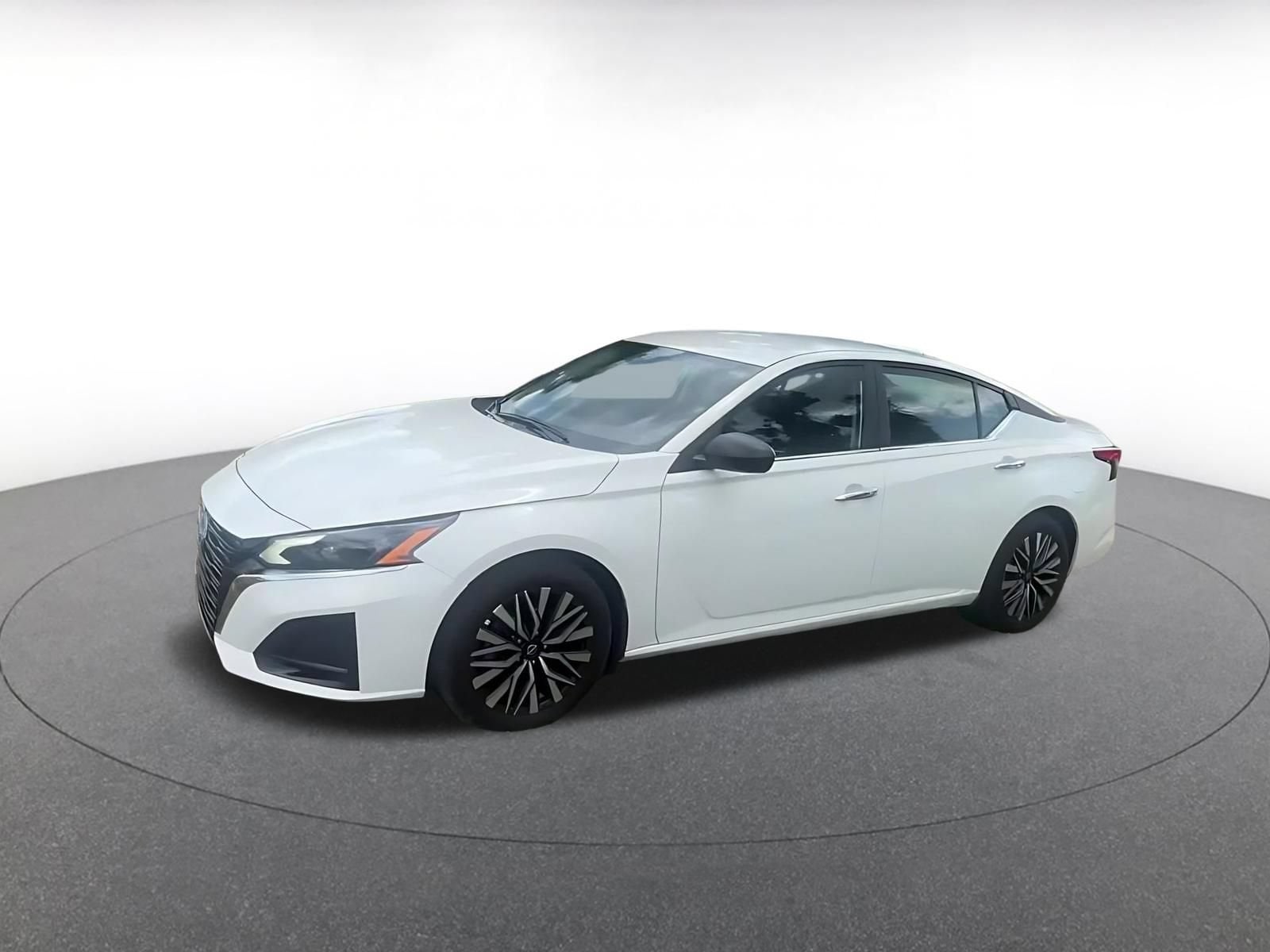 Thumbnail: 2025 Nissan Altima - 8