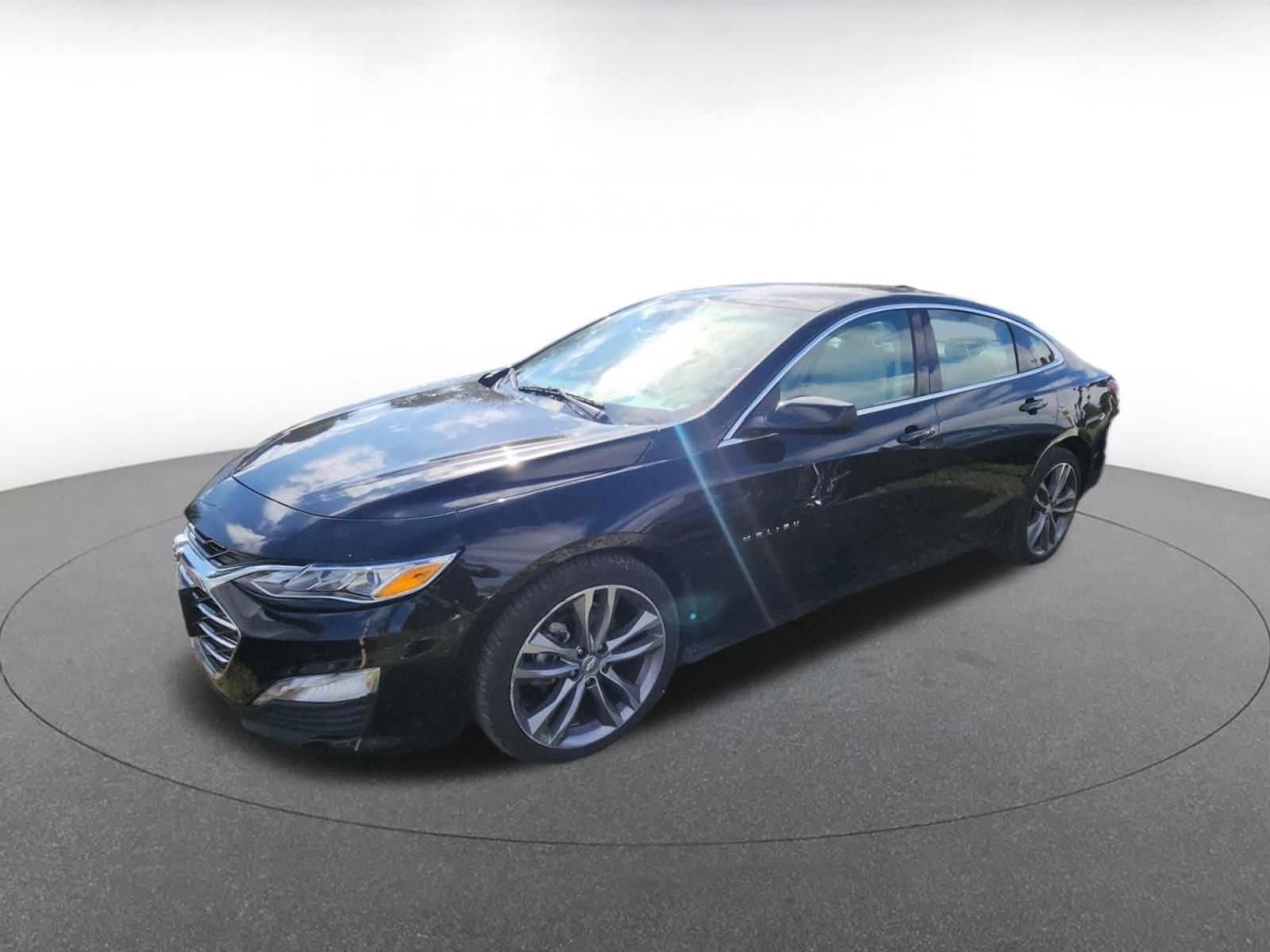 Thumbnail: 2024 Chevrolet Malibu - 2