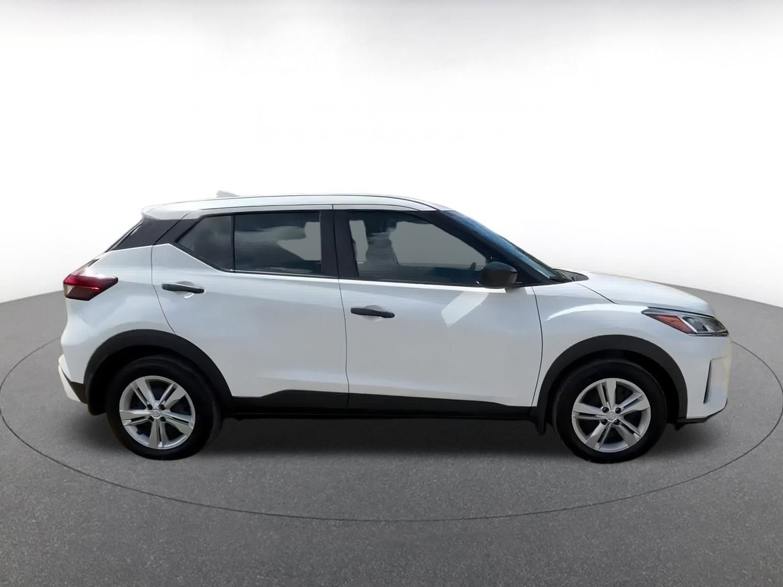 Thumbnail: 2024 Nissan Kicks - 16