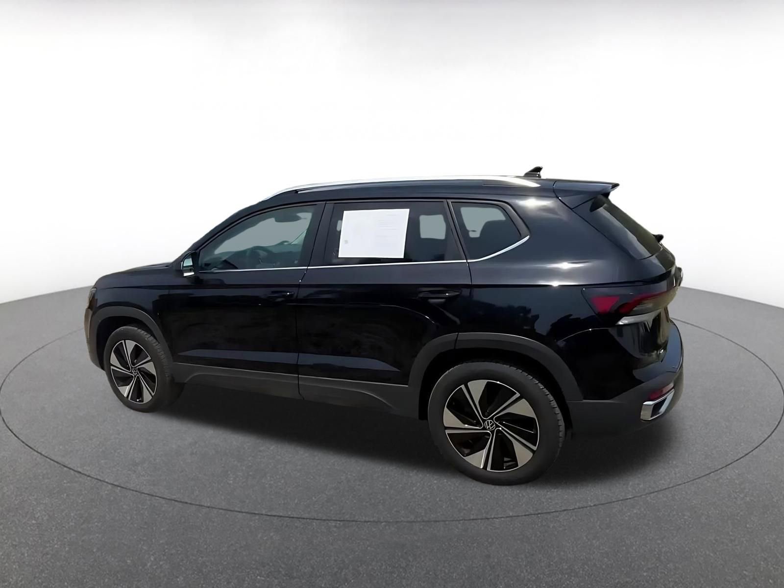 Thumbnail: 2025 Volkswagen Taos - 10