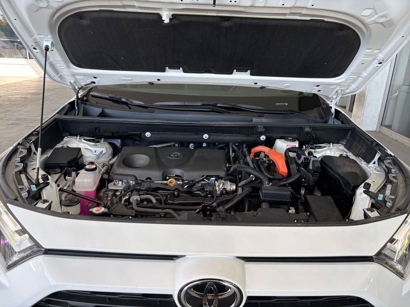 Thumbnail: 2025 Toyota RAV4 - 32