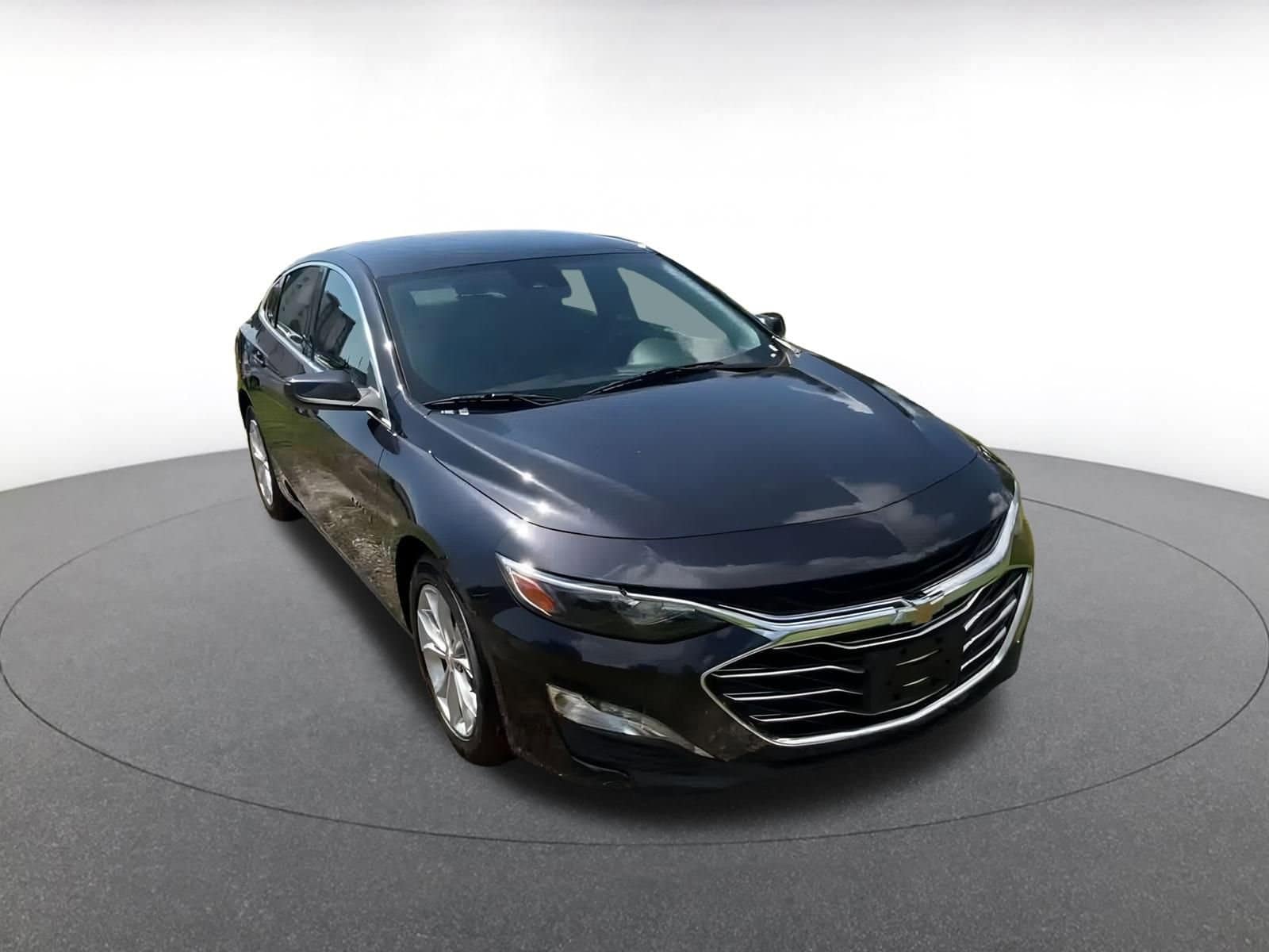 Thumbnail: 2023 Chevrolet Malibu - 3