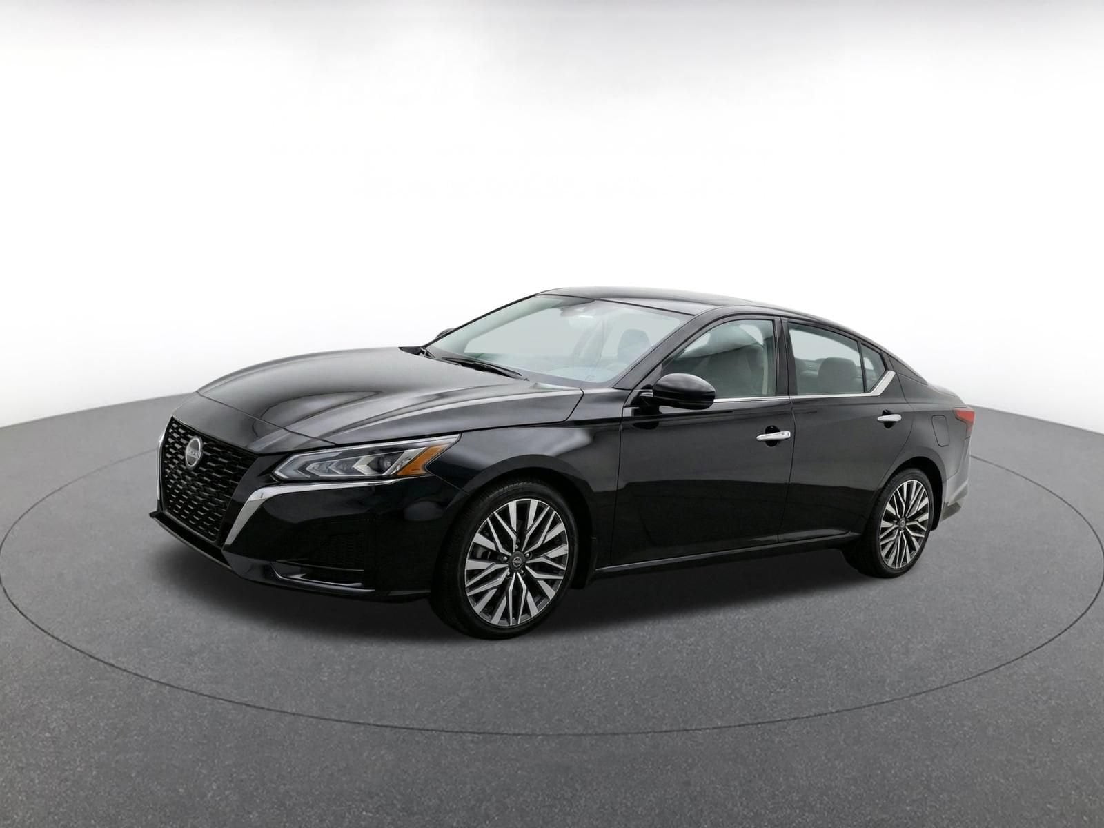 Thumbnail: 2025 Nissan Altima - 3