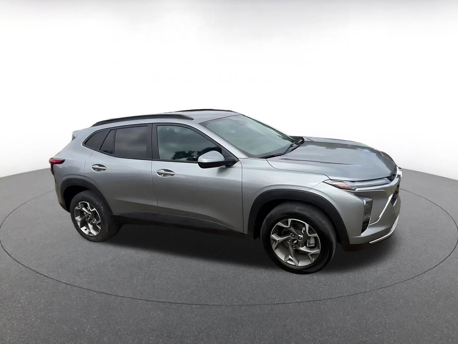 Thumbnail: 2025 Chevrolet Trax - 2