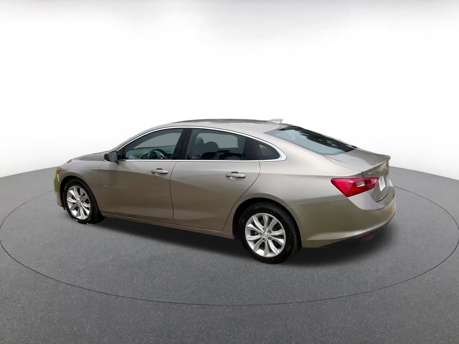 Thumbnail: 2024 Chevrolet Malibu - 10