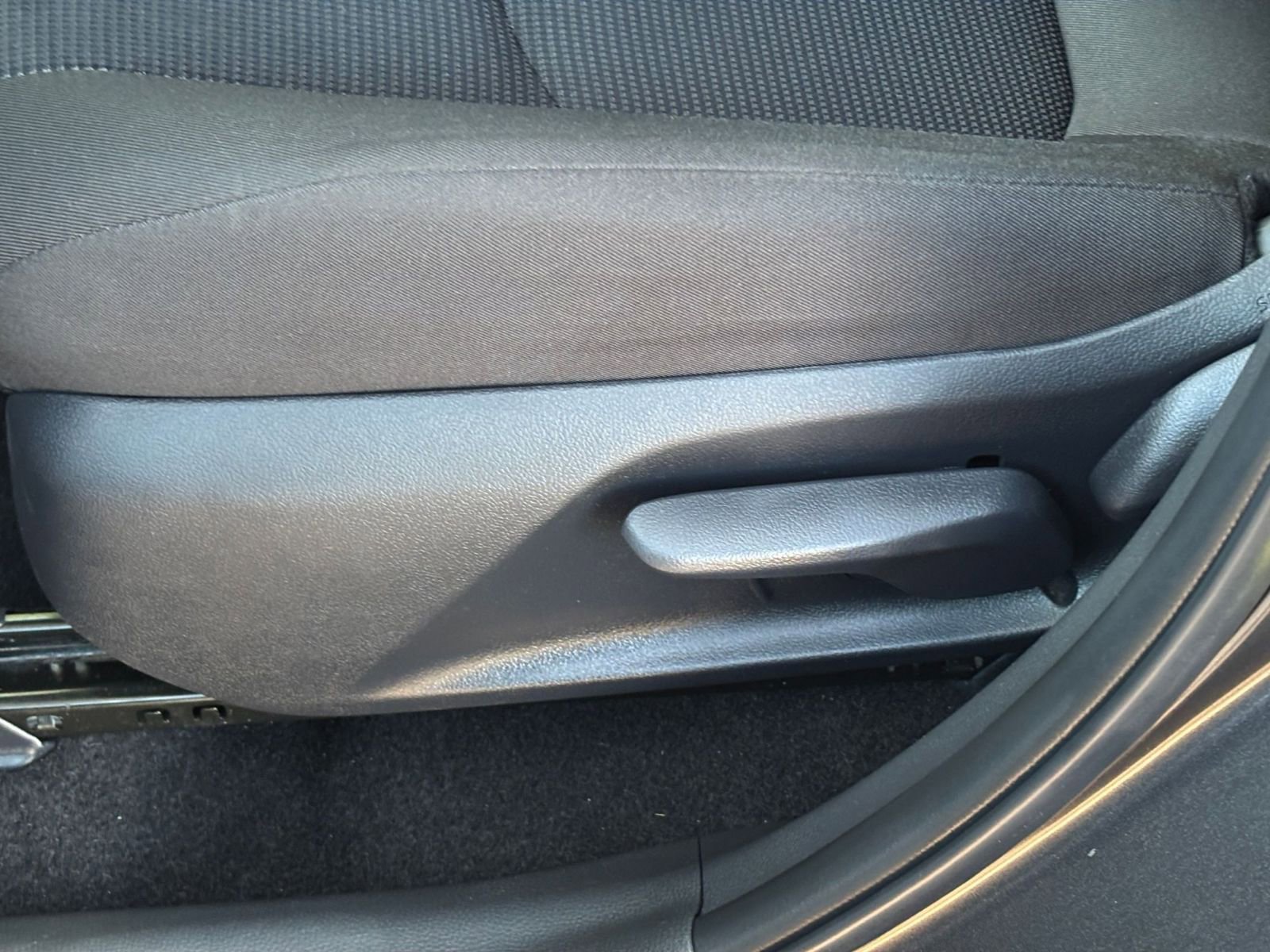 Thumbnail: 2025 Toyota RAV4 - 23