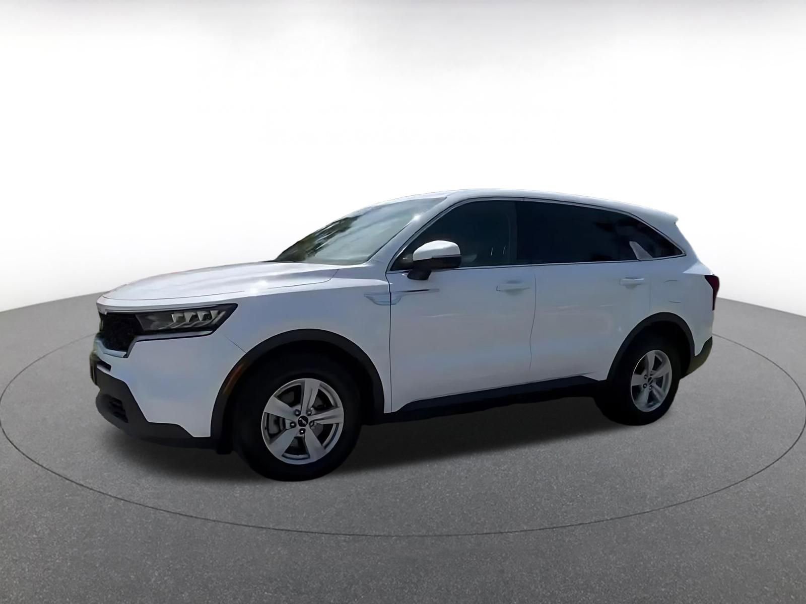 Thumbnail: 2023 Kia Sorento - 8