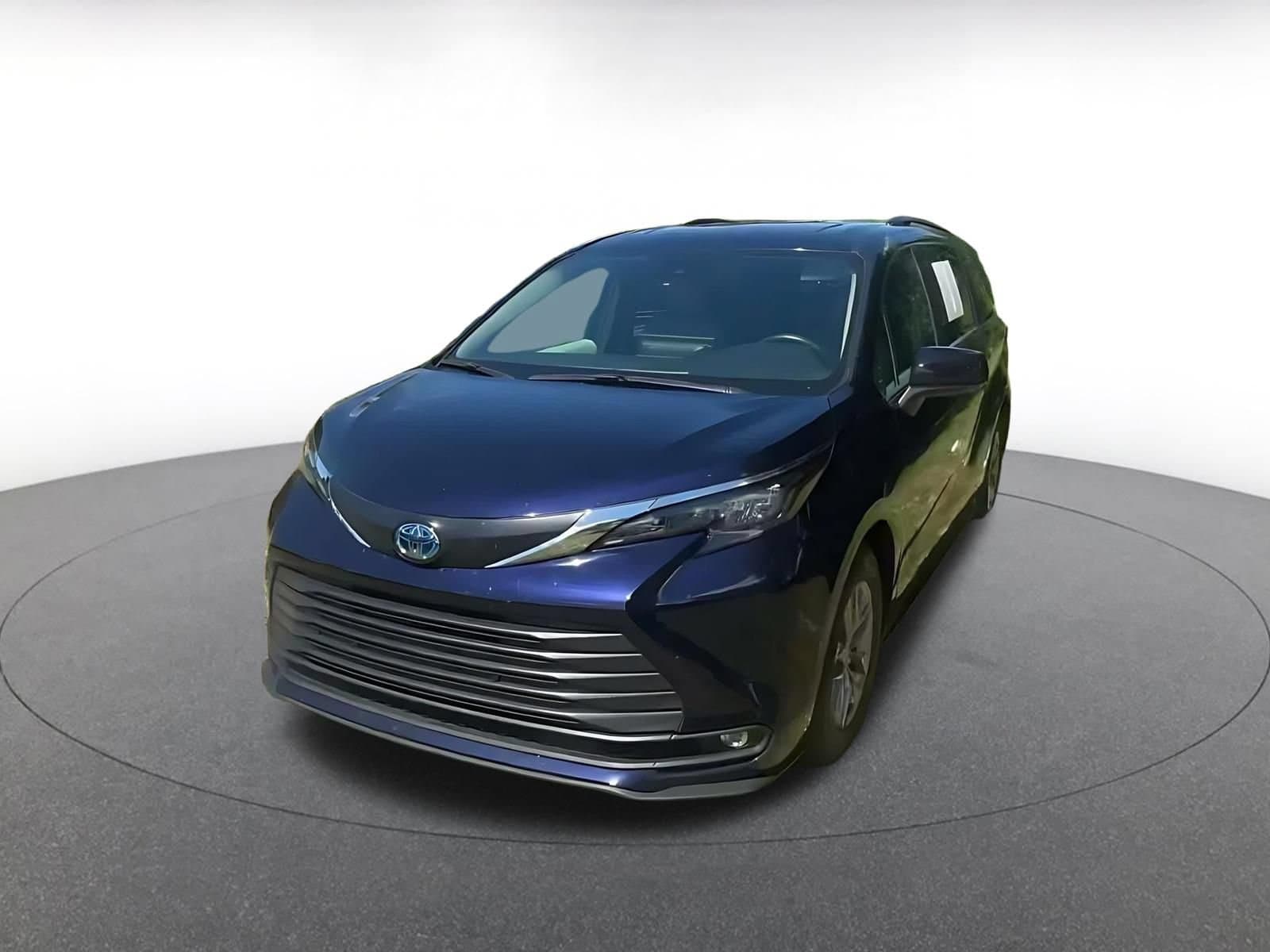 Thumbnail: 2025 Toyota Sienna - 6