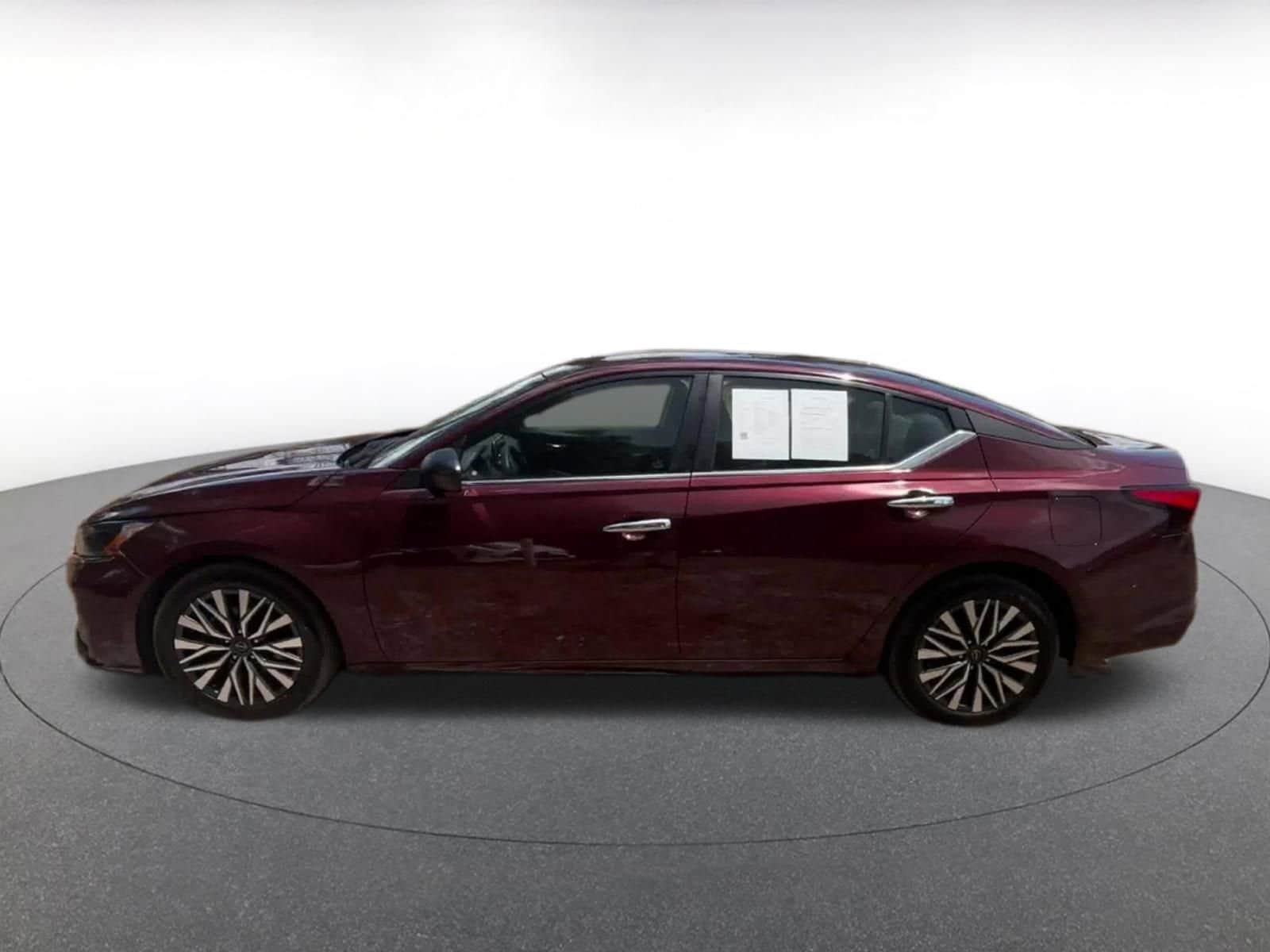 Thumbnail: 2025 Nissan Altima - 9