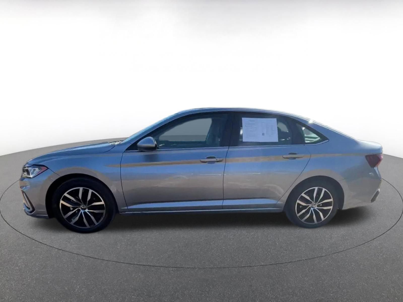 Thumbnail: 2025 Volkswagen Jetta - 9