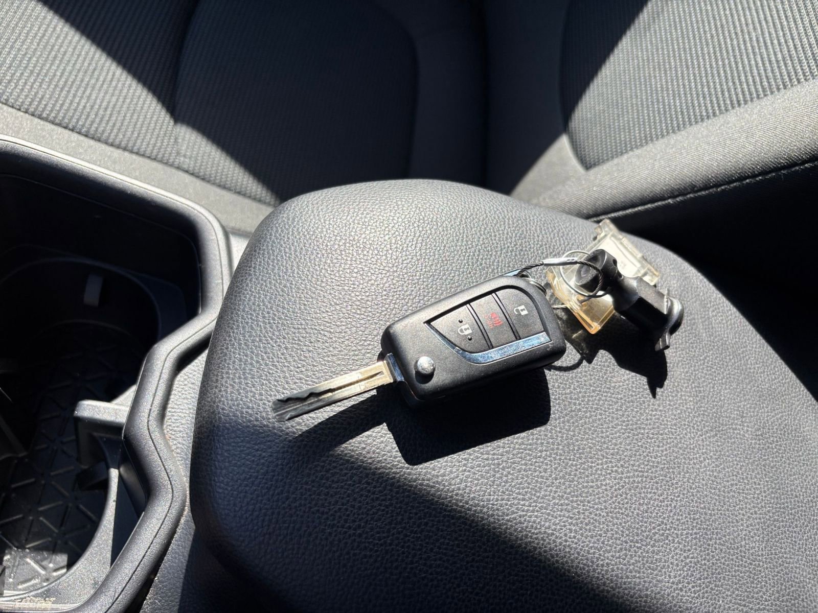 Thumbnail: 2025 Toyota RAV4 - 22