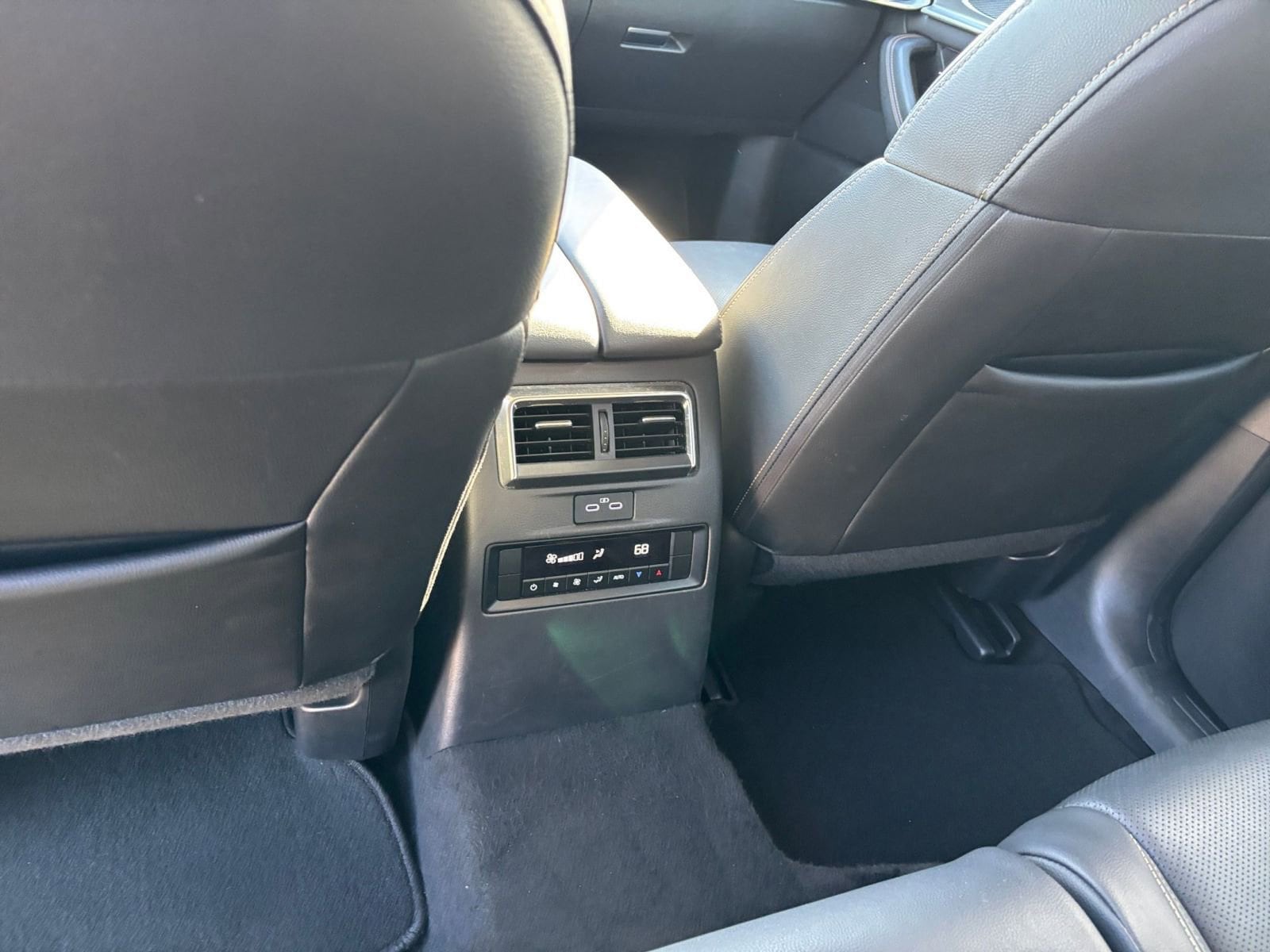 Thumbnail: 2025 Mazda CX-90 - 25