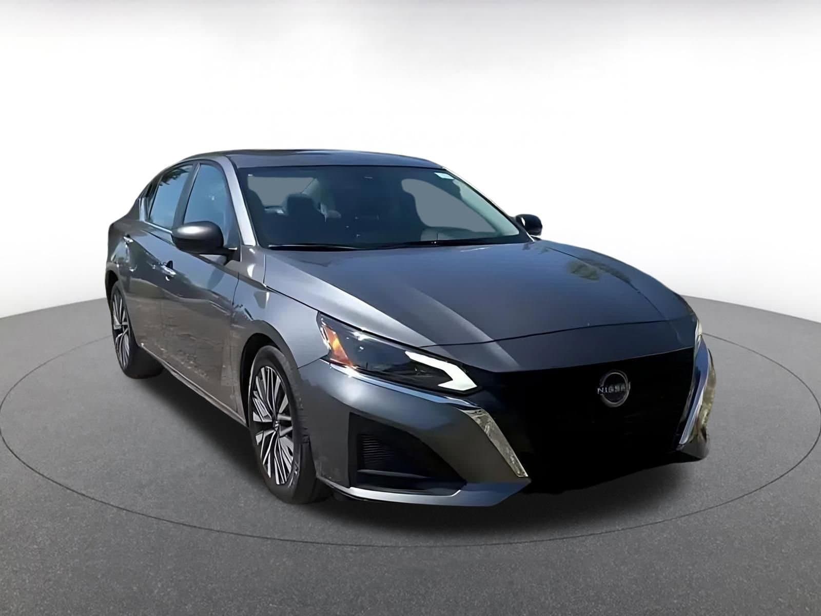 Thumbnail: 2025 Nissan Altima - 3