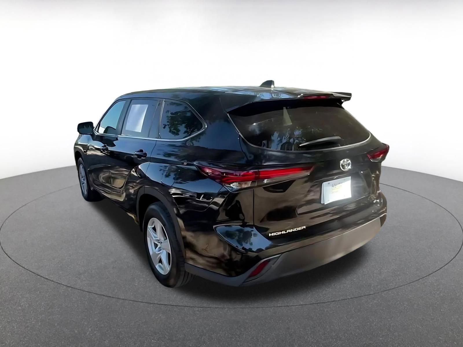 Thumbnail: 2025 Toyota Highlander - 11
