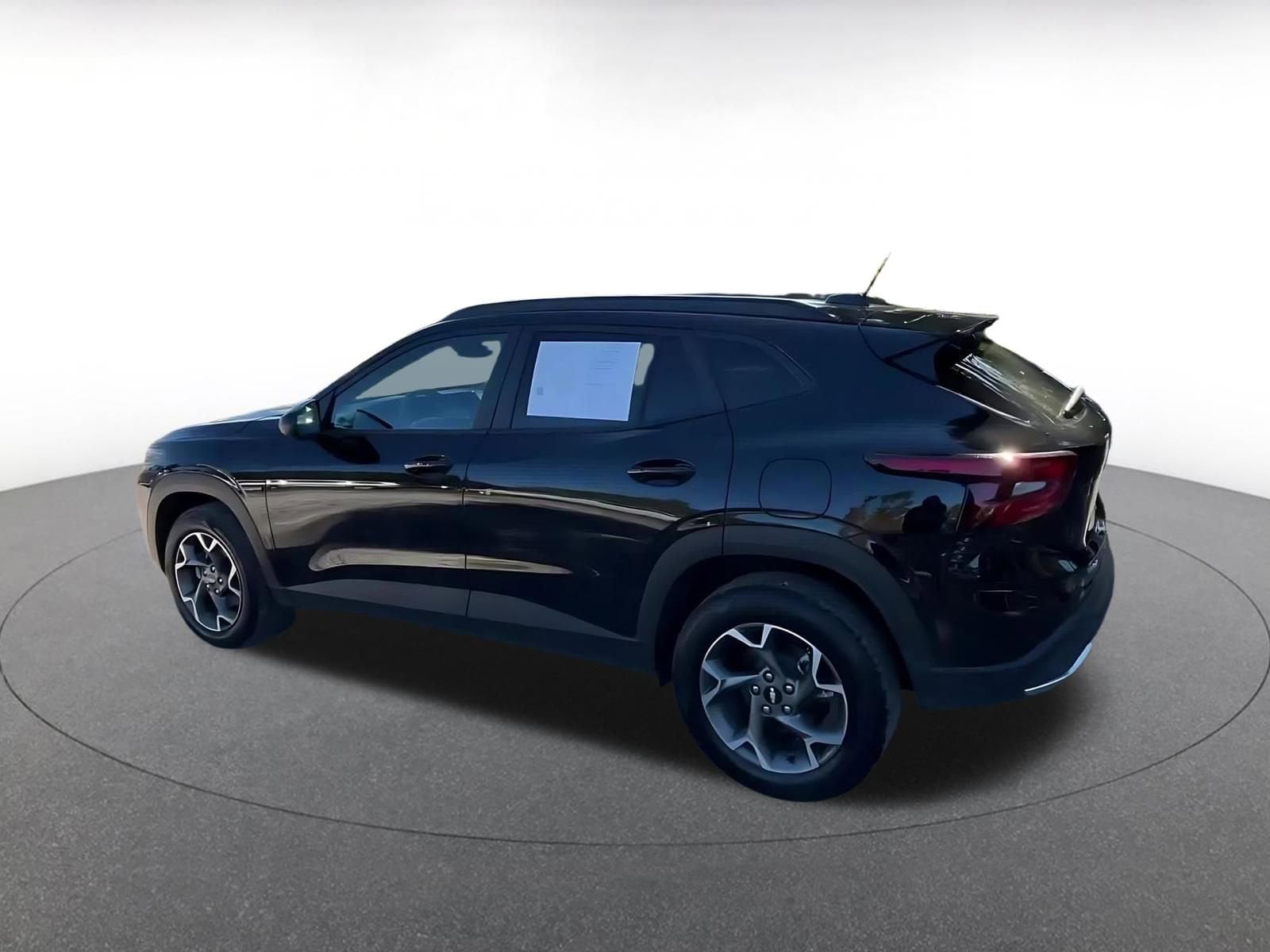 Thumbnail: 2025 Chevrolet Trax - 10