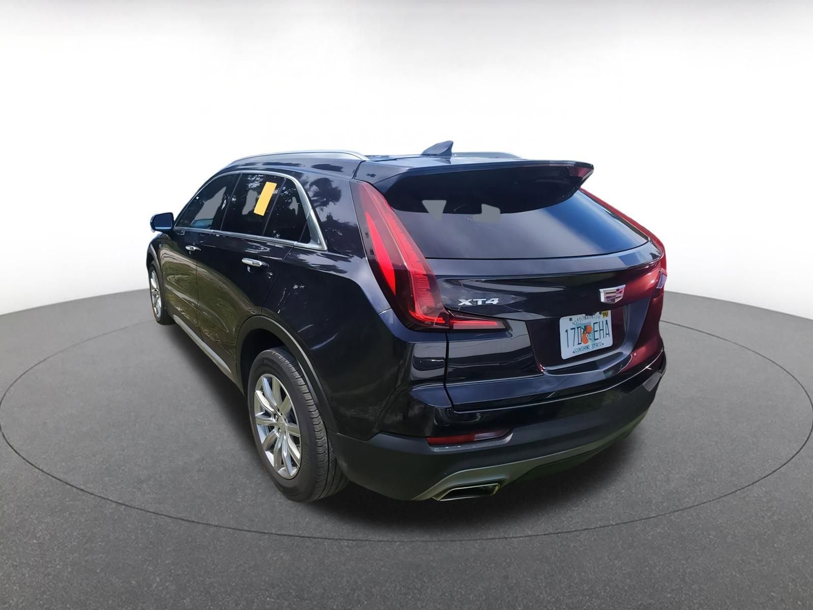 Thumbnail: 2023 Cadillac XT4 - 5