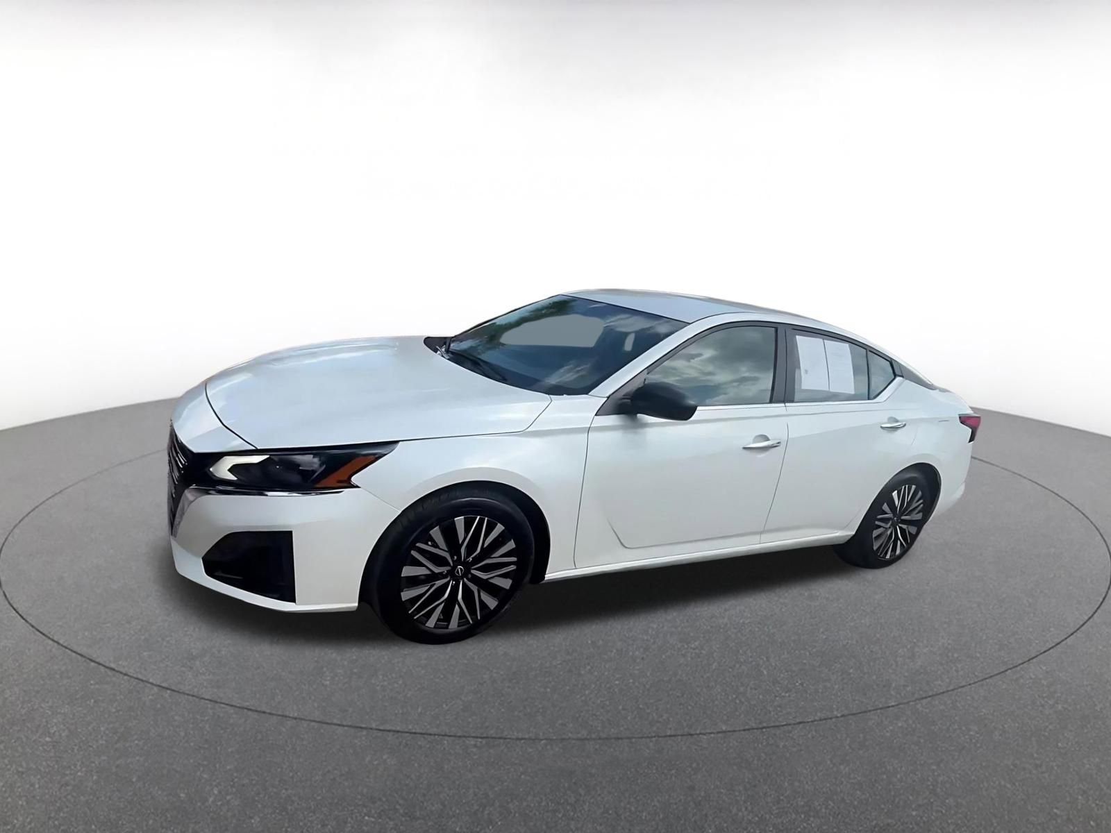 Thumbnail: 2025 Nissan Altima - 8