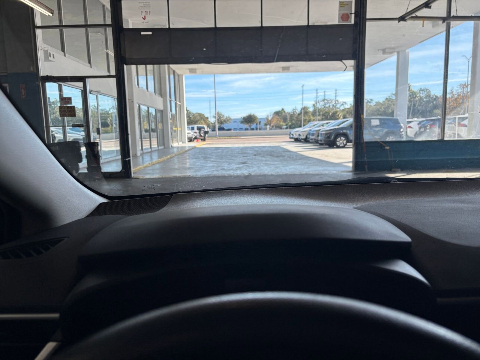 Thumbnail: 2025 Toyota Corolla - 33