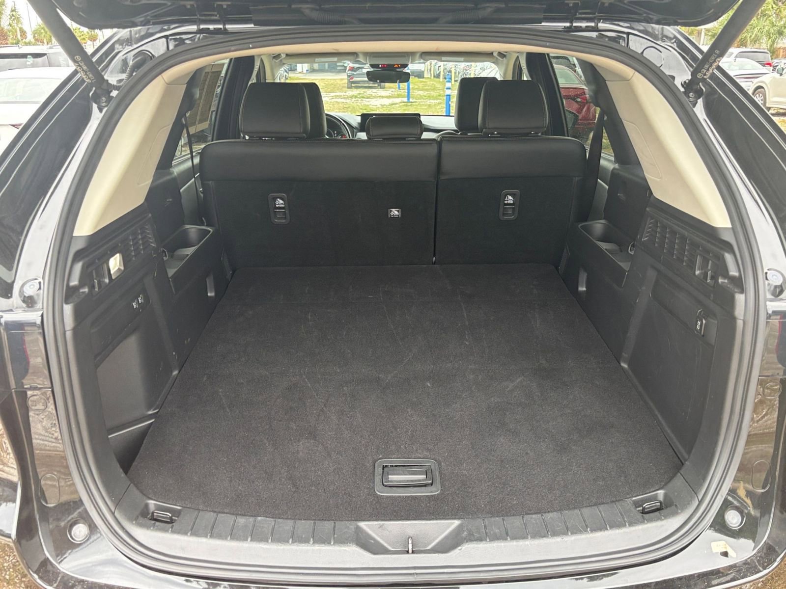 Thumbnail: 2025 Mazda CX-70 - 33