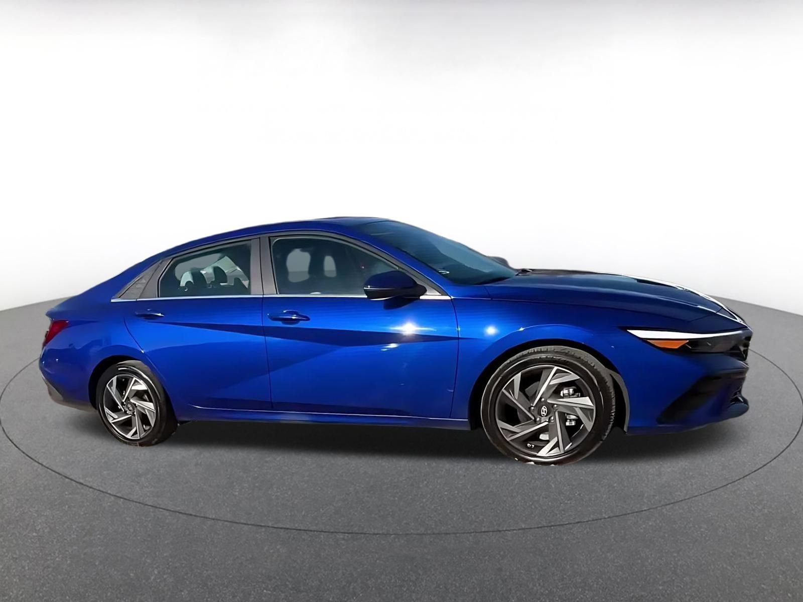 Thumbnail: 2025 Hyundai Elantra - 15