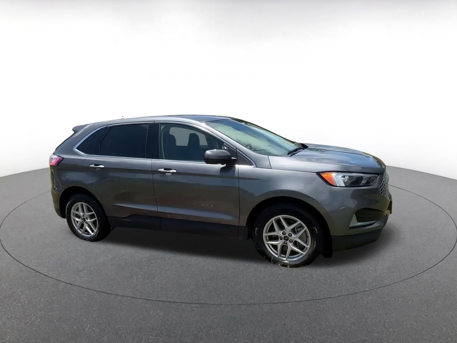 Thumbnail: 2023 Ford Edge - 2