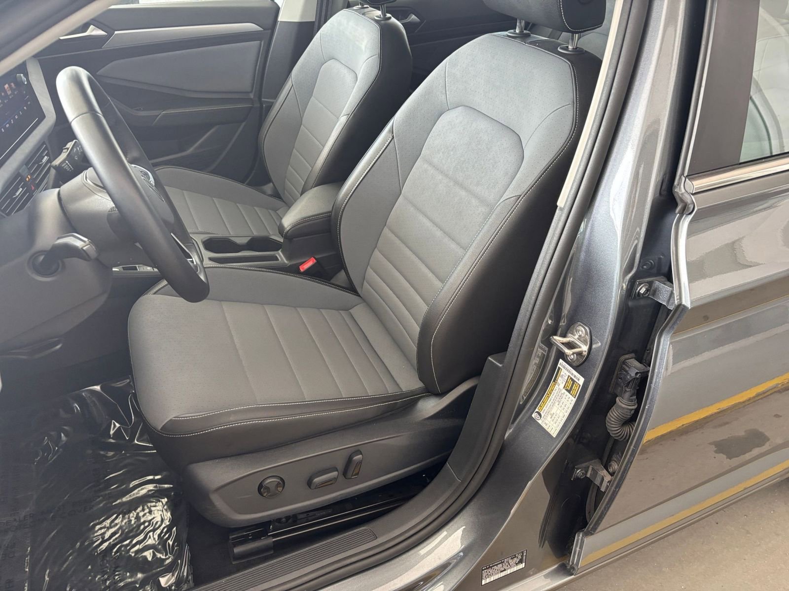 Thumbnail: 2025 Volkswagen Jetta - 35