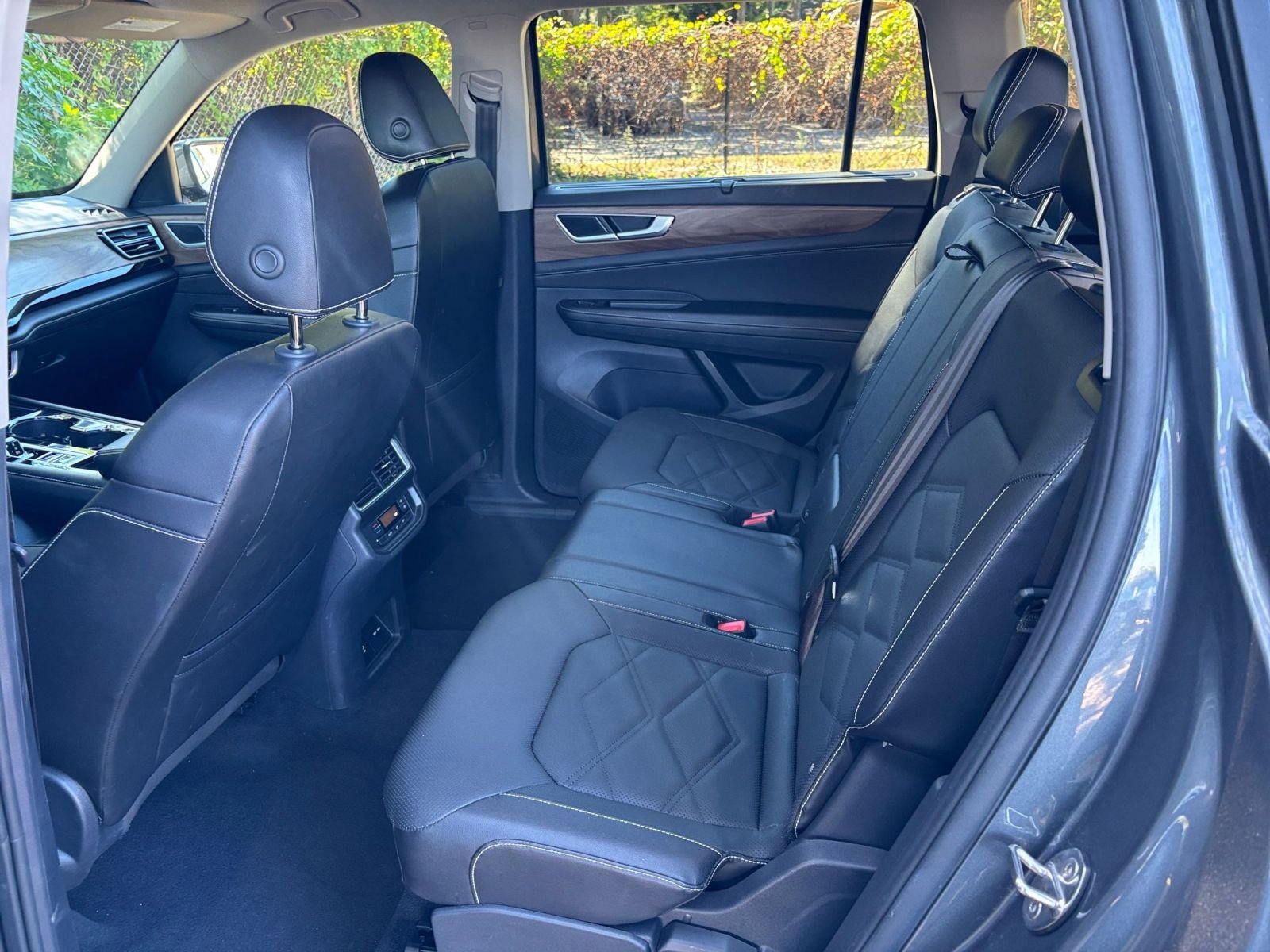 Thumbnail: 2025 Volkswagen Atlas - 25