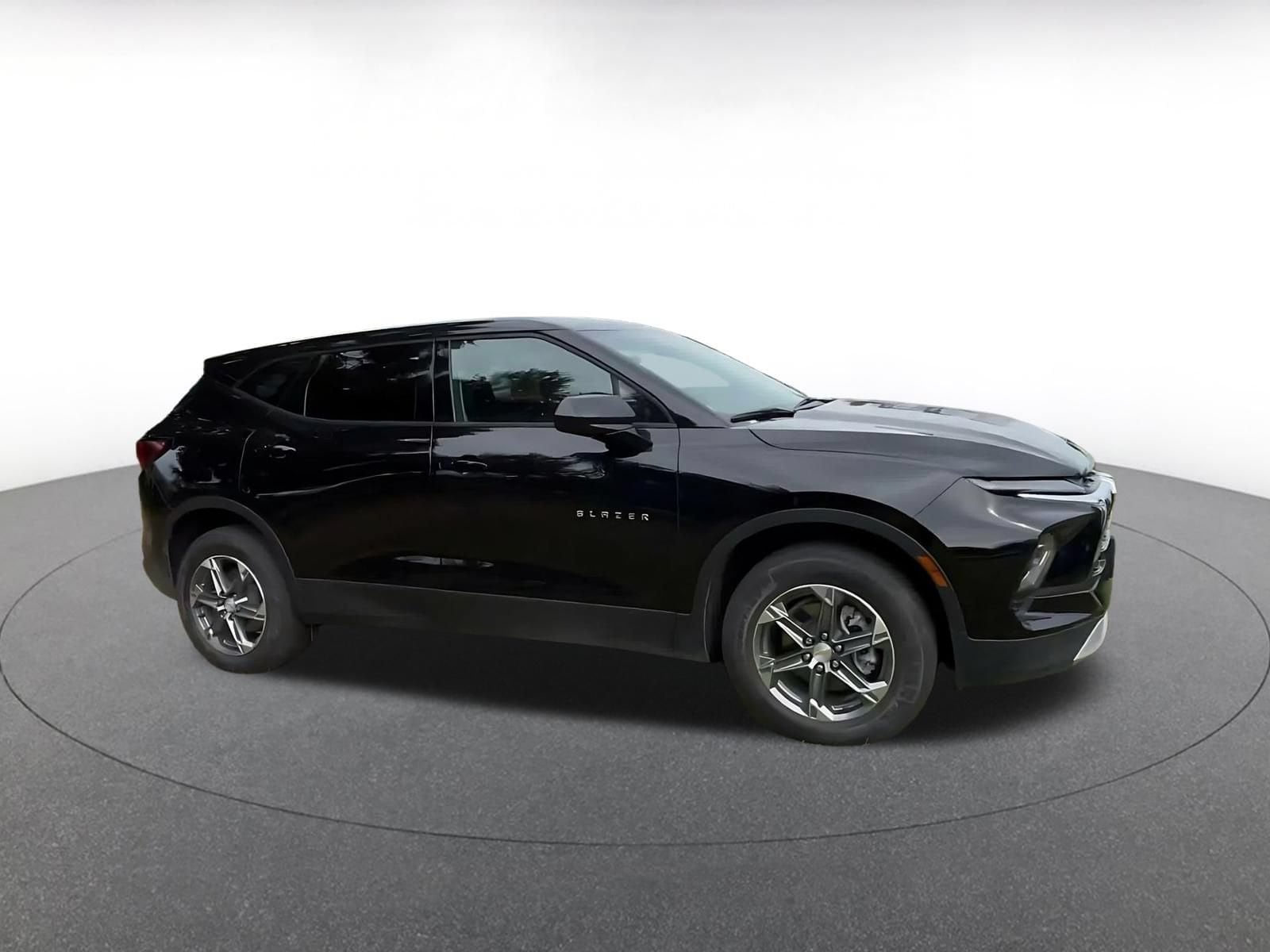 Thumbnail: 2025 Chevrolet Blazer - 2