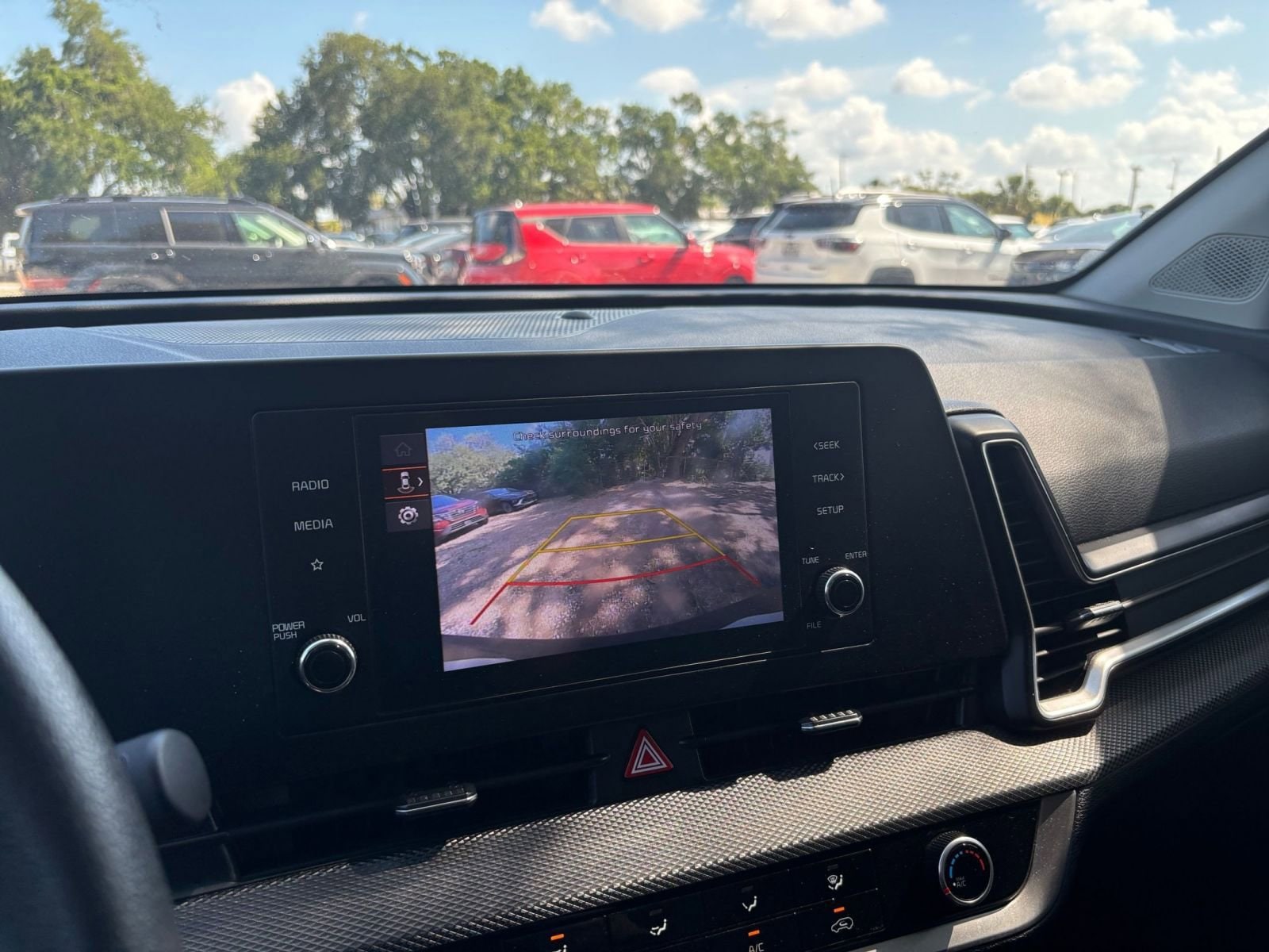 Thumbnail: 2025 Kia Sportage - 24
