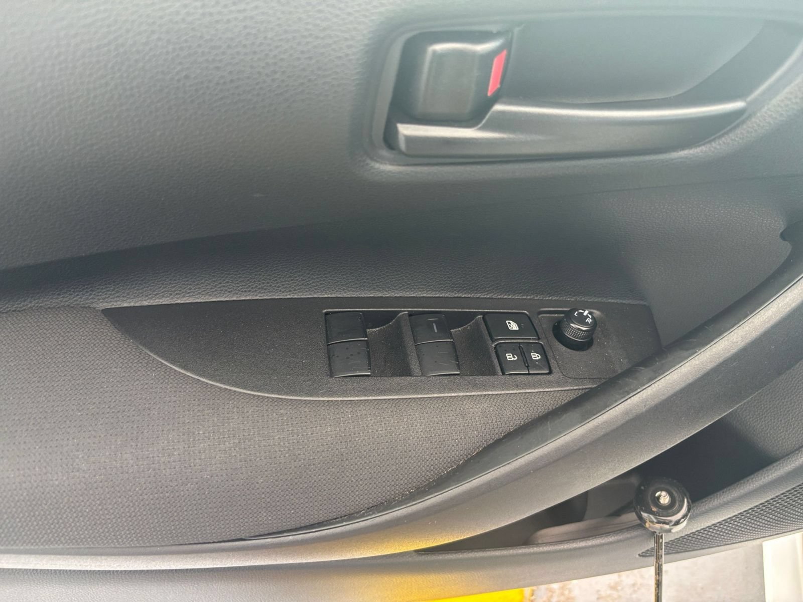 Thumbnail: 2025 Toyota Corolla - 18
