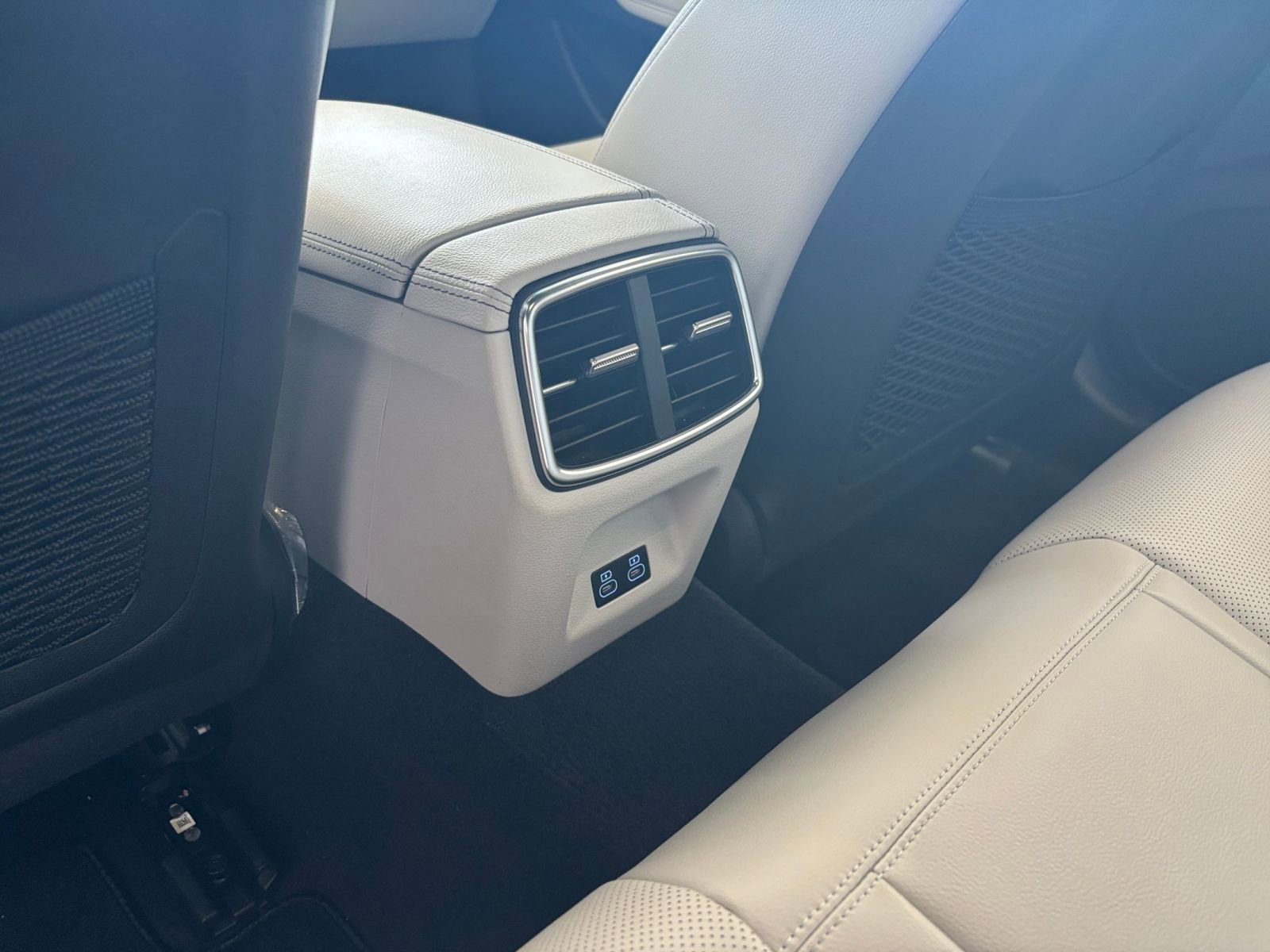 Thumbnail: 2025 Genesis G70 - 25