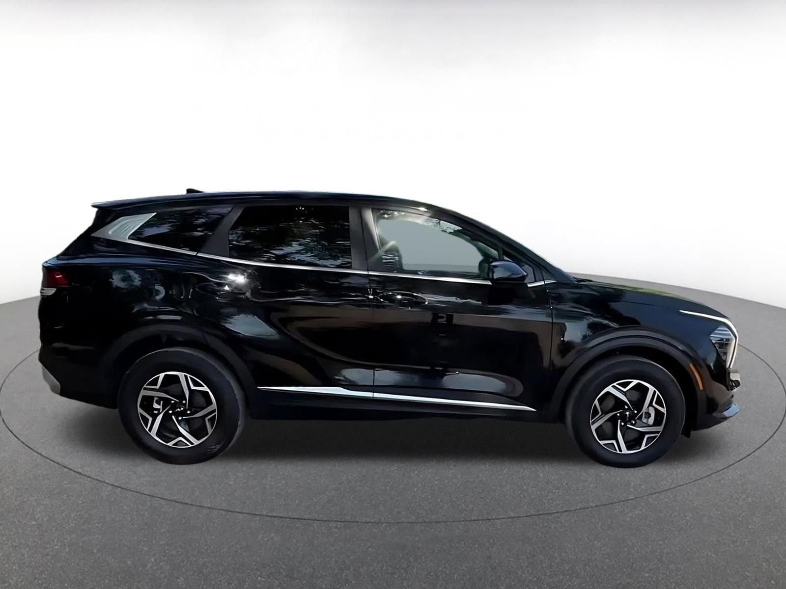 Thumbnail: 2025 Kia Sportage - 4