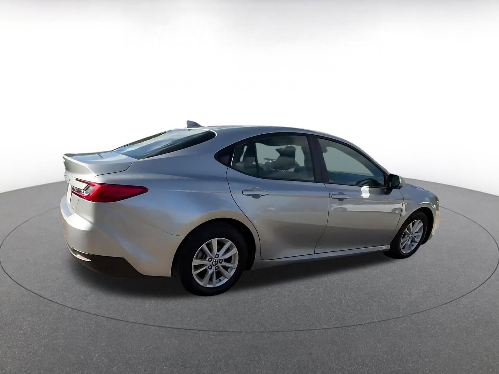 Thumbnail: 2025 Toyota Camry - 15