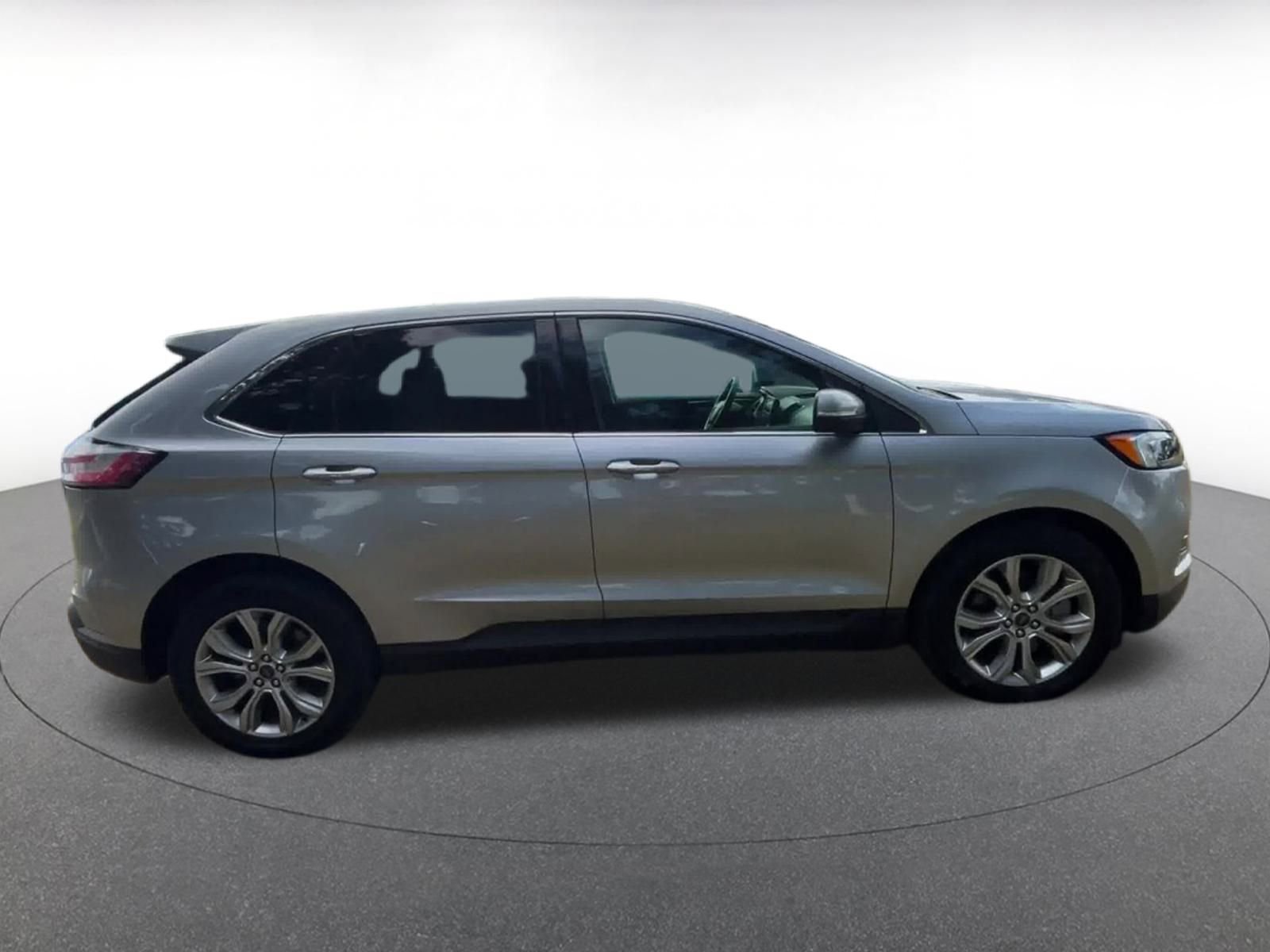 Thumbnail: 2022 Ford Edge - 16