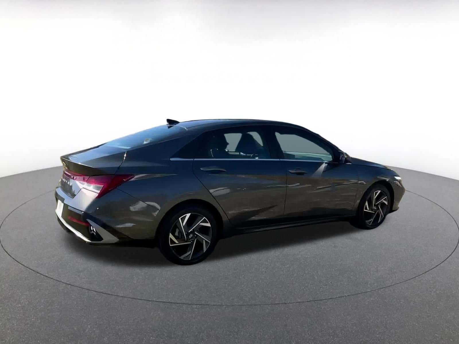 Thumbnail: 2025 Hyundai Elantra - 16